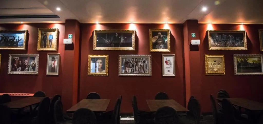 Lounge or bar in HOTEL BARILOCHE CITY