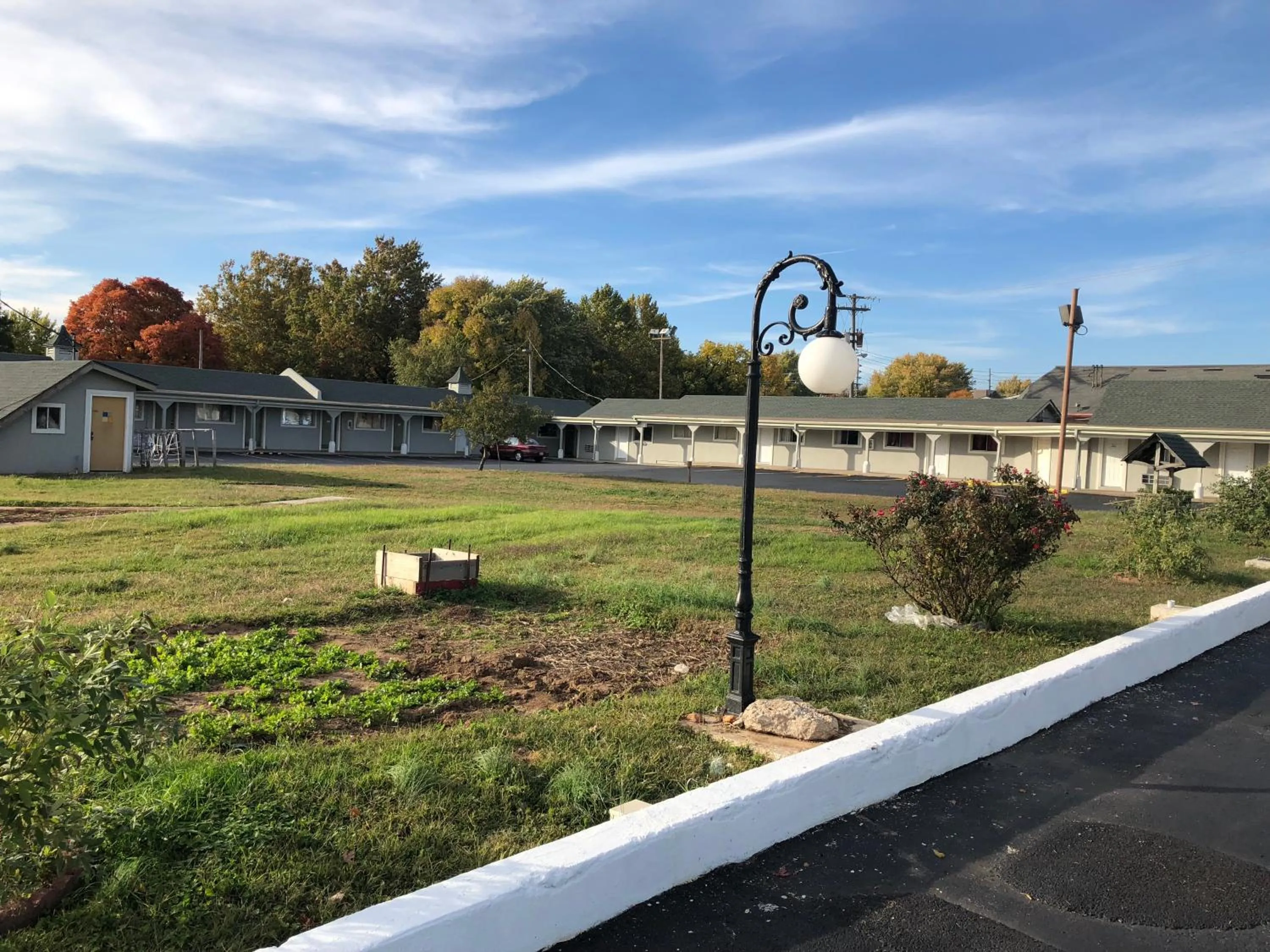 Property building in Dogwood Park Inn