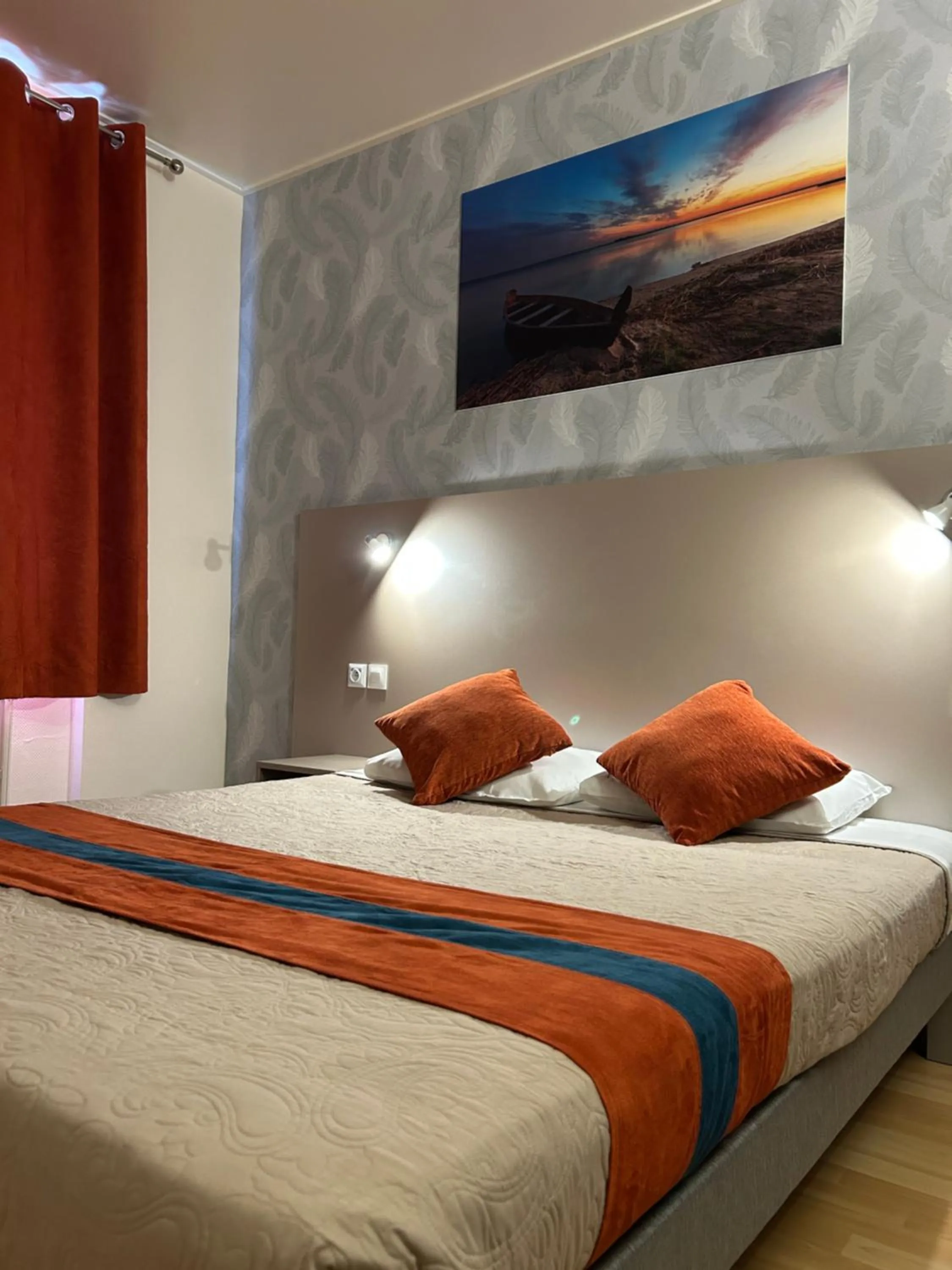 Bed in Hotel de Normandie