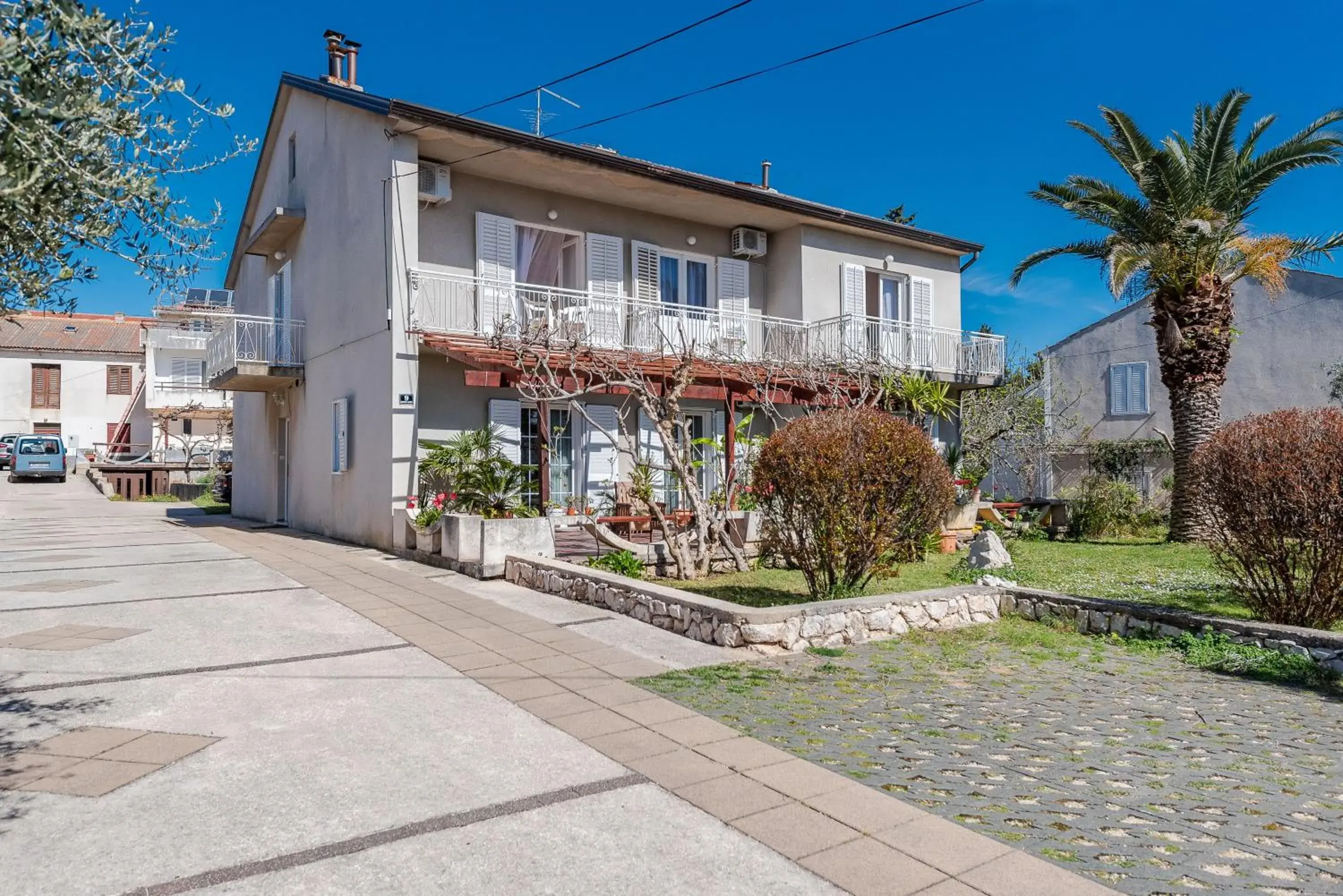 Centrally located apartment for 16 Centrally located apartment for 16