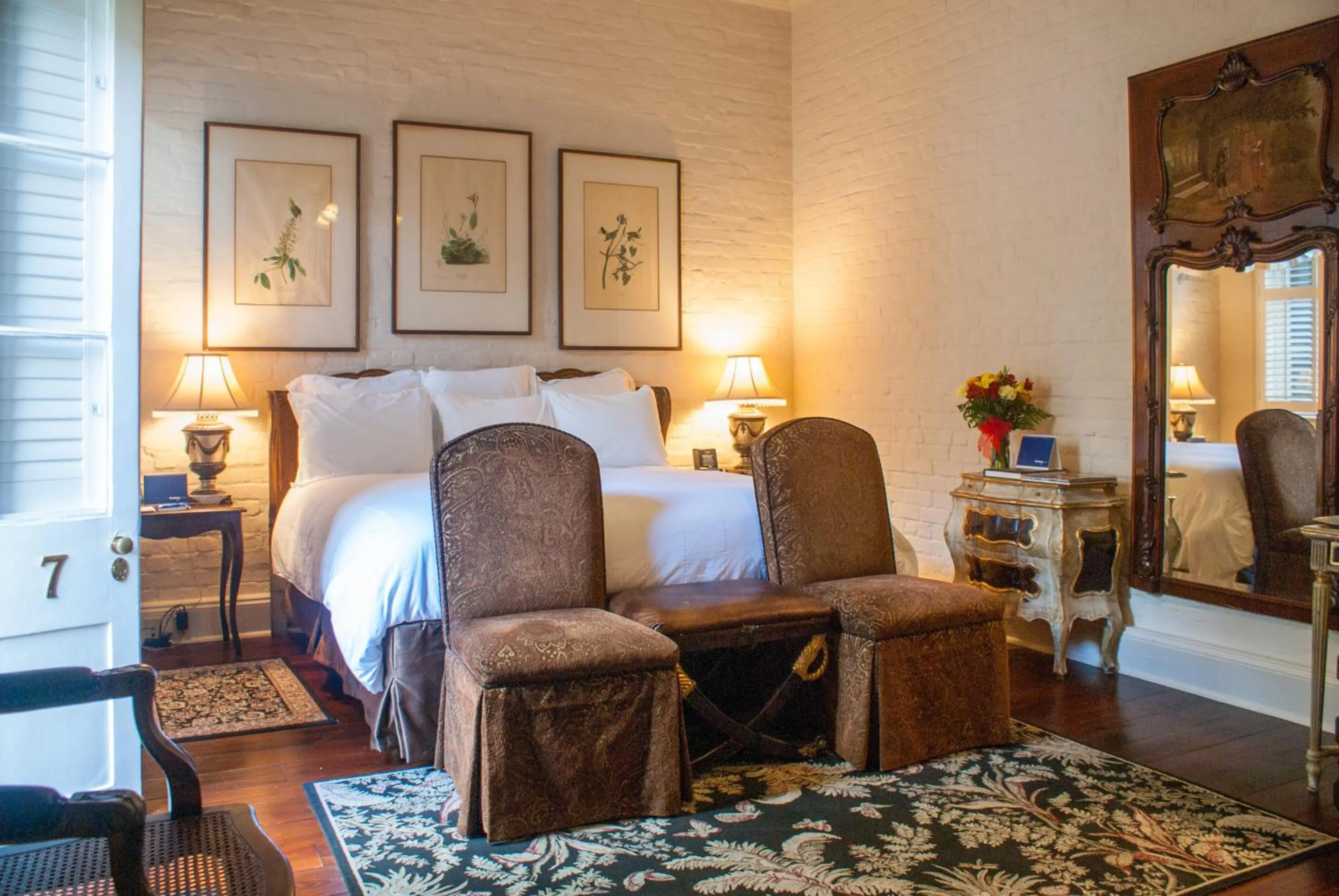 Photo of the whole room in Audubon Cottages