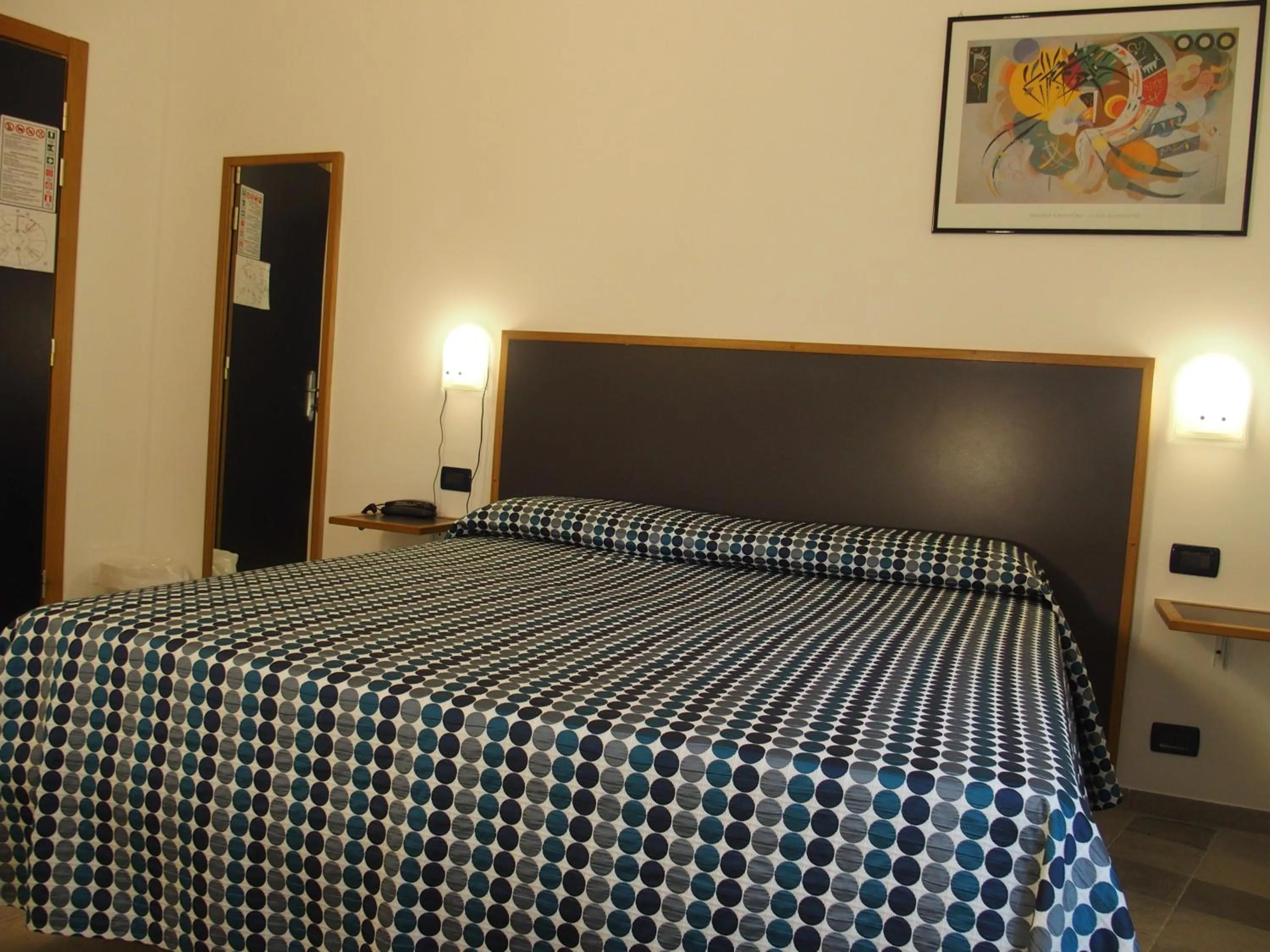 Photo of the whole room, Bed in Hotel Eden