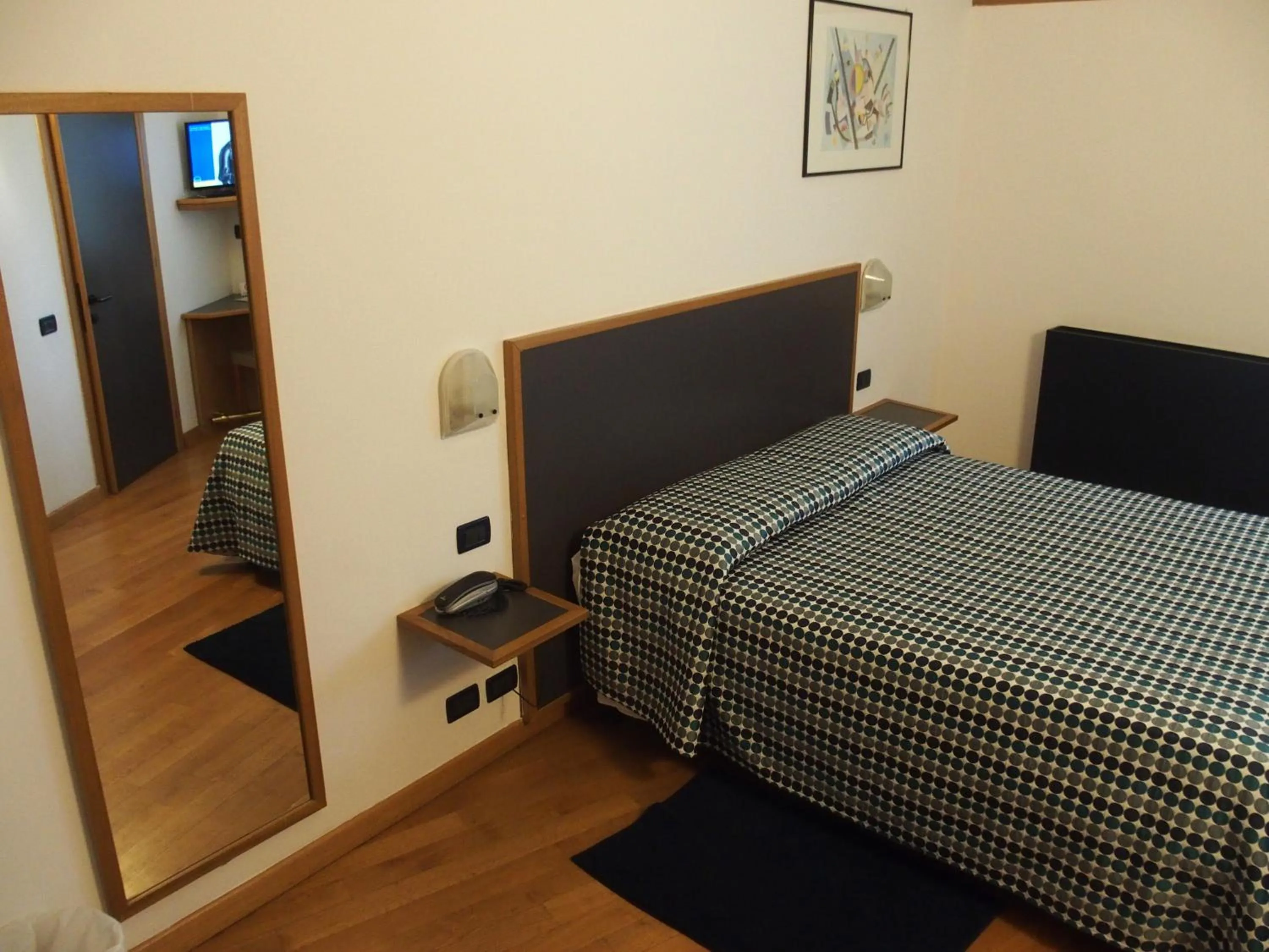 Photo of the whole room, Bed in Hotel Eden