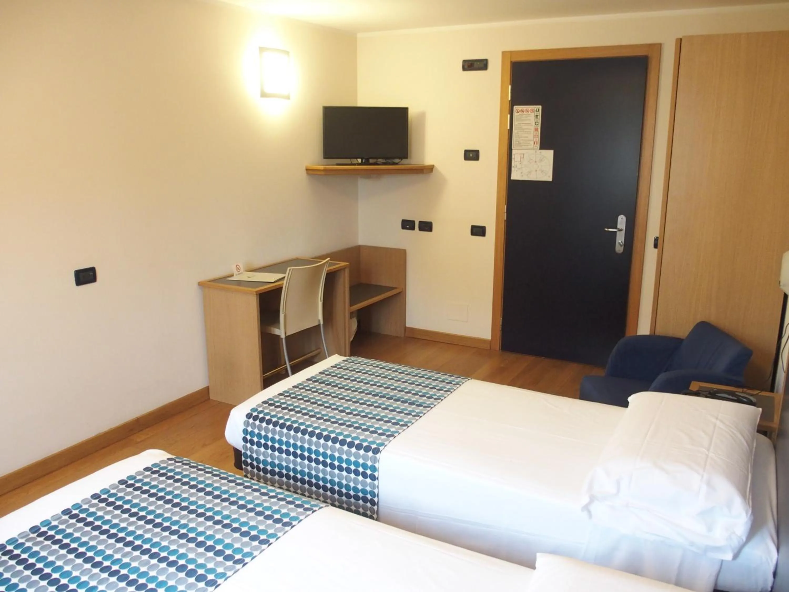 Photo of the whole room, Bed in Hotel Eden