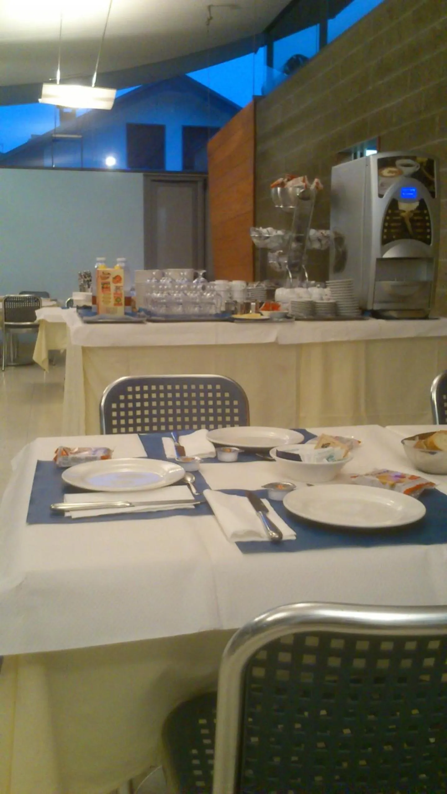 Restaurant/places to eat in Hotel Eden