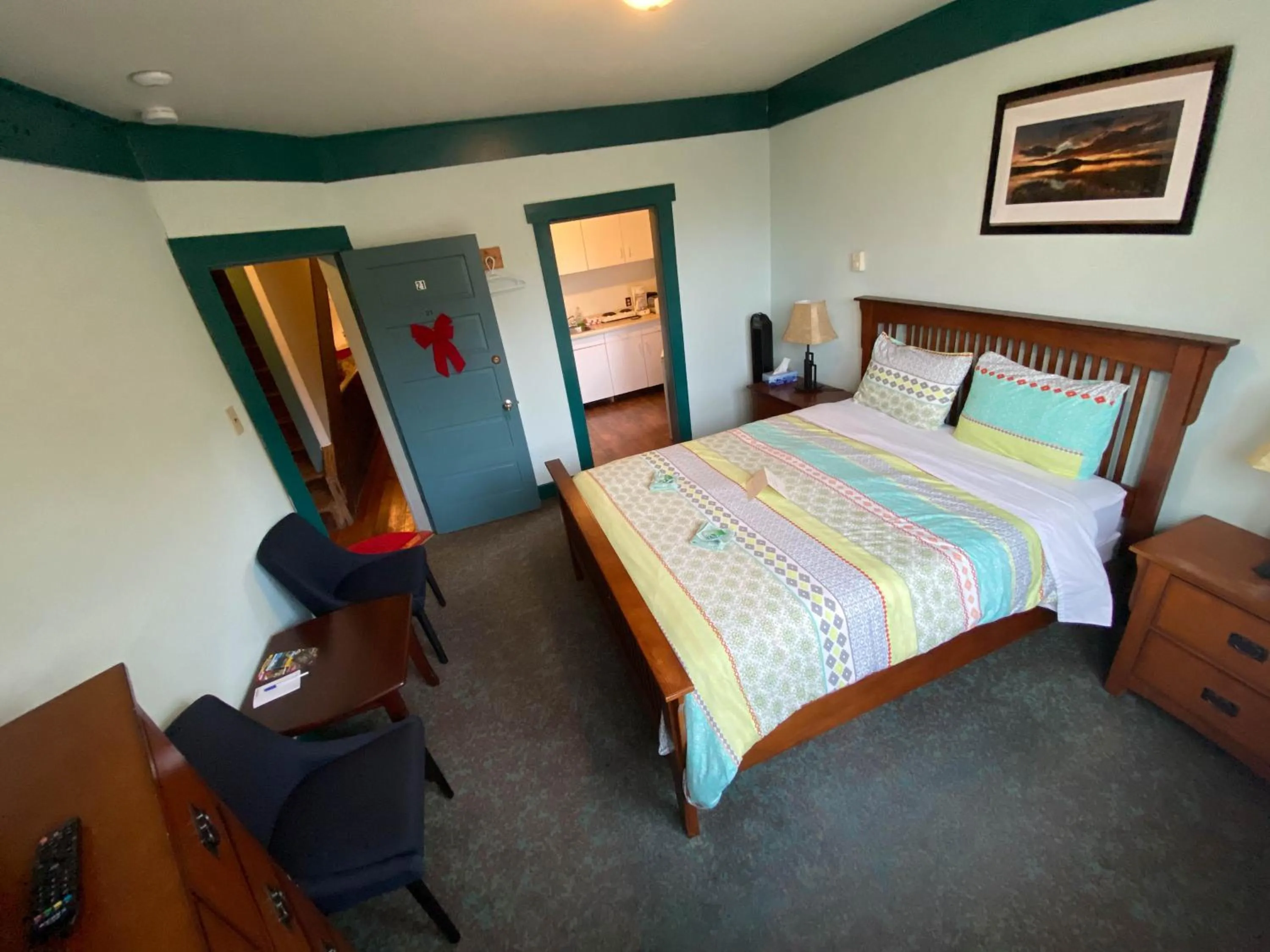 Photo of the whole room, Bed in Historic Hotel Bayview