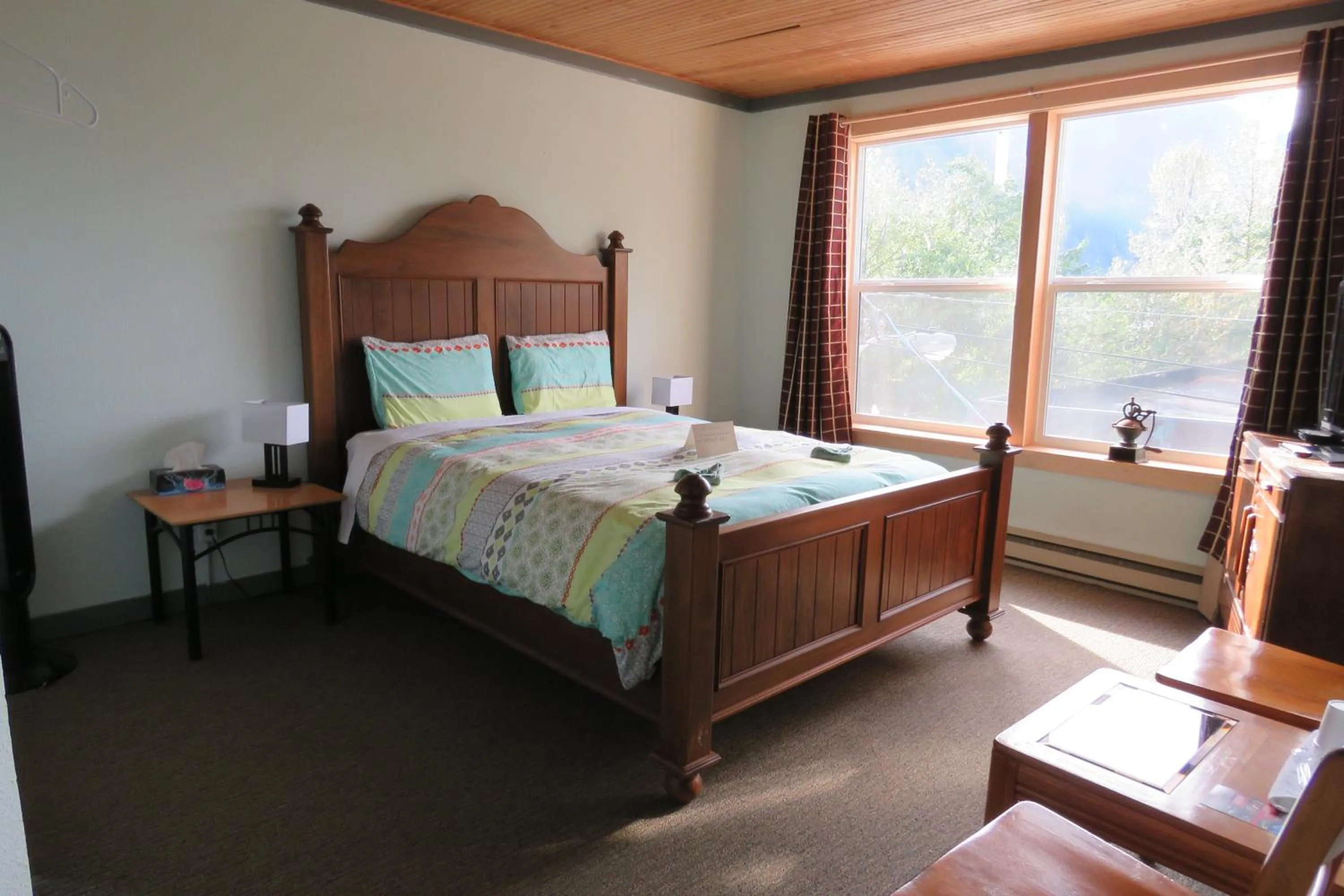 Bed in Historic Hotel Bayview