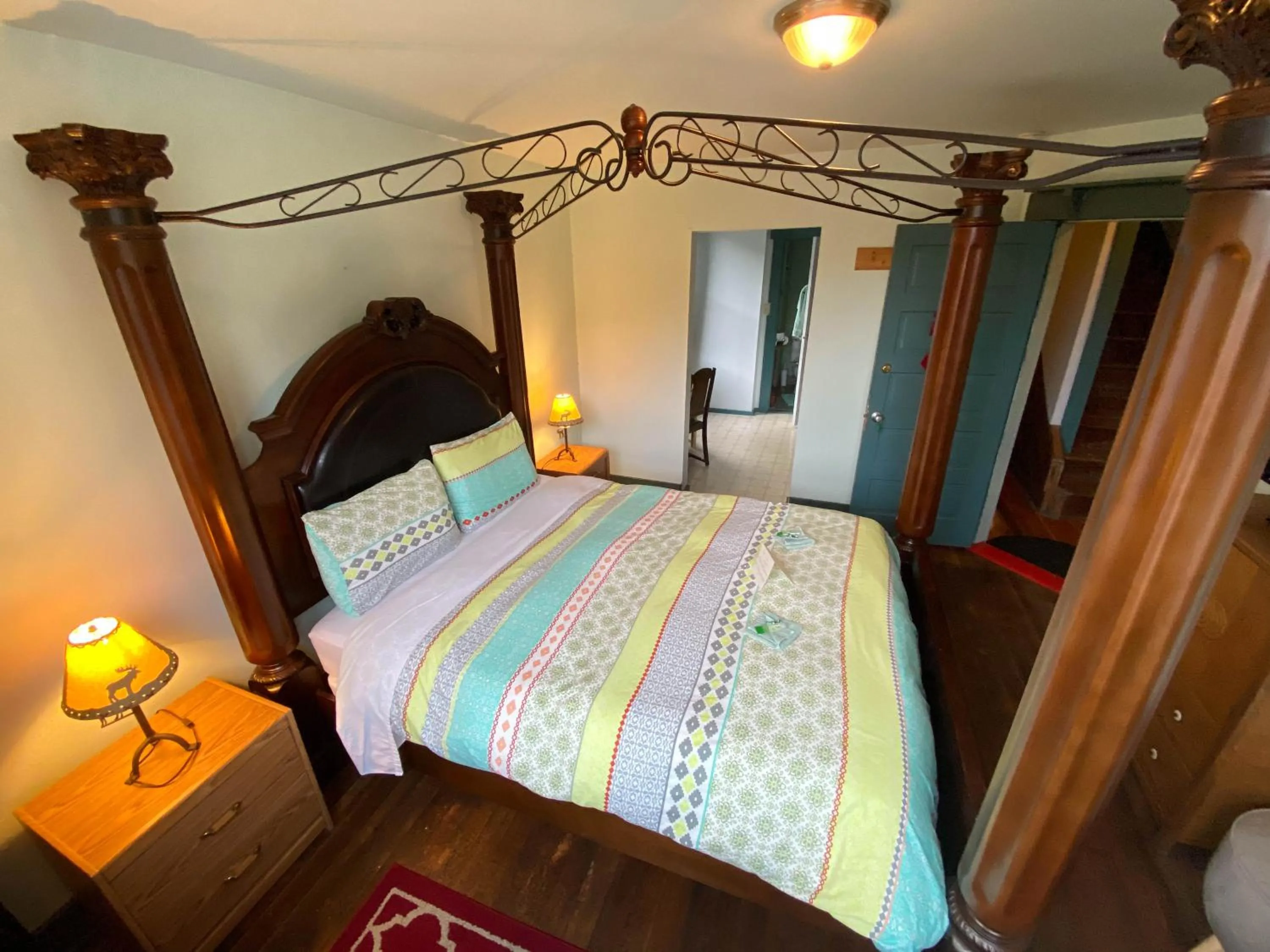 Photo of the whole room, Bed in Historic Hotel Bayview