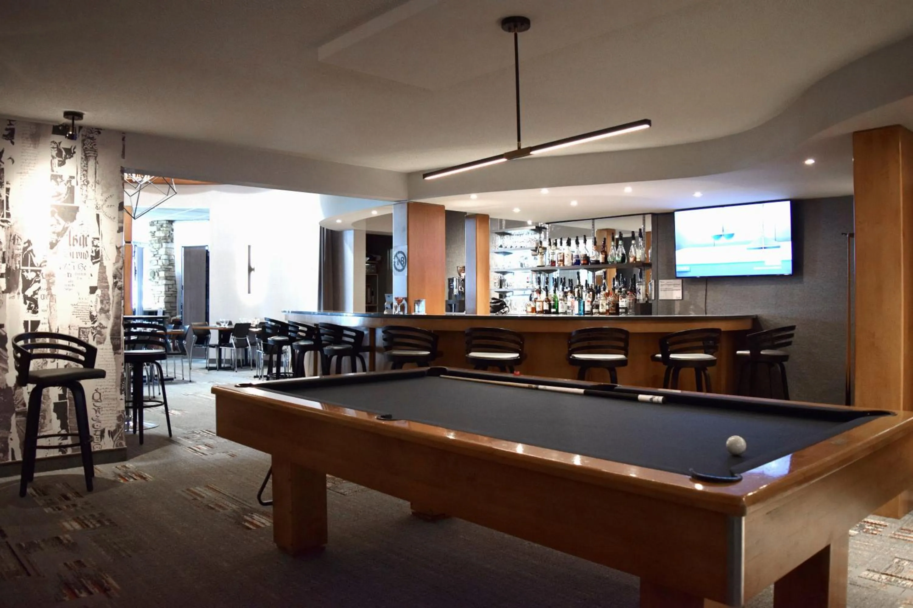 Billiard in Hôtel Castel