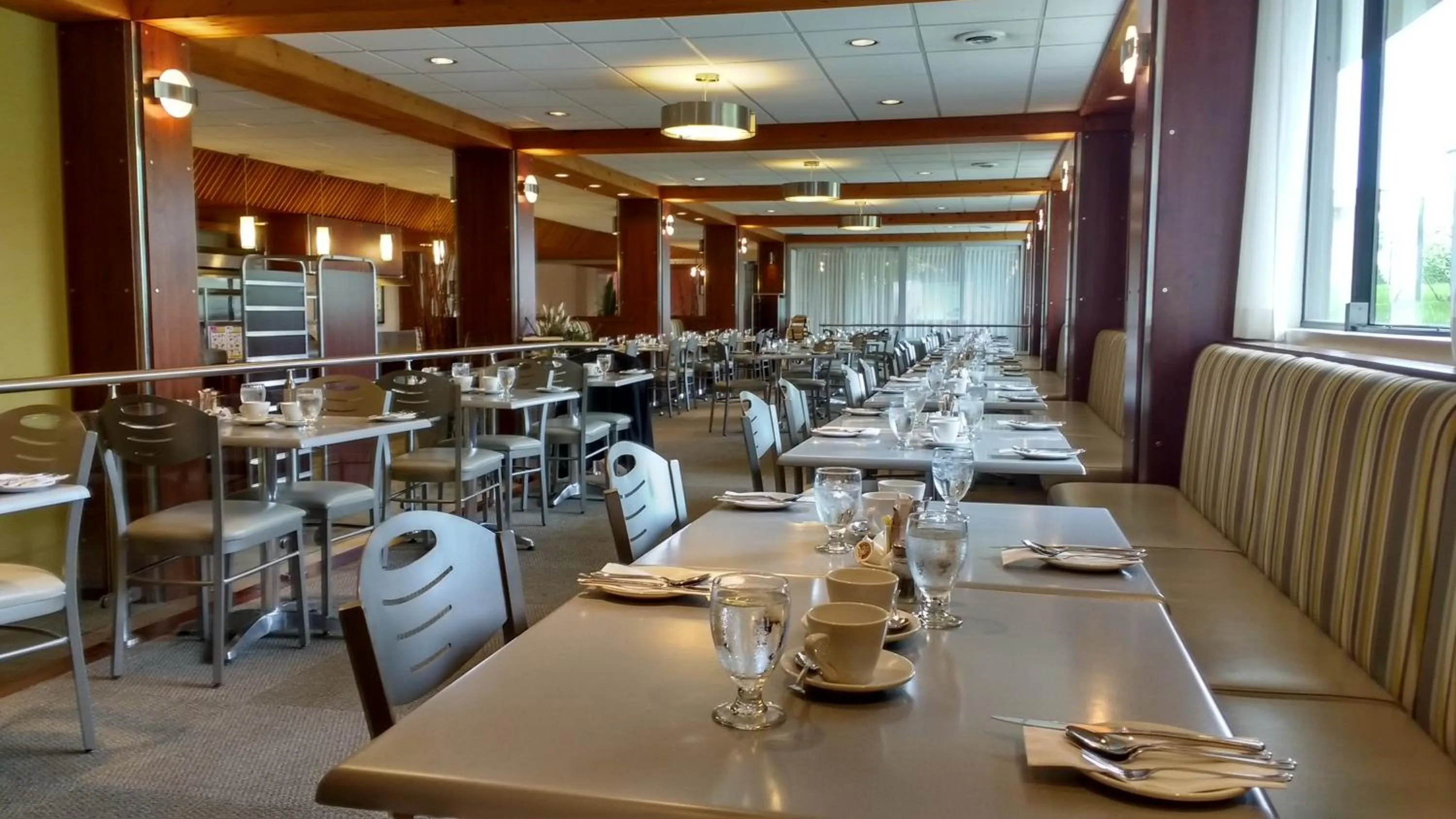 Restaurant/places to eat in Hôtel Castel