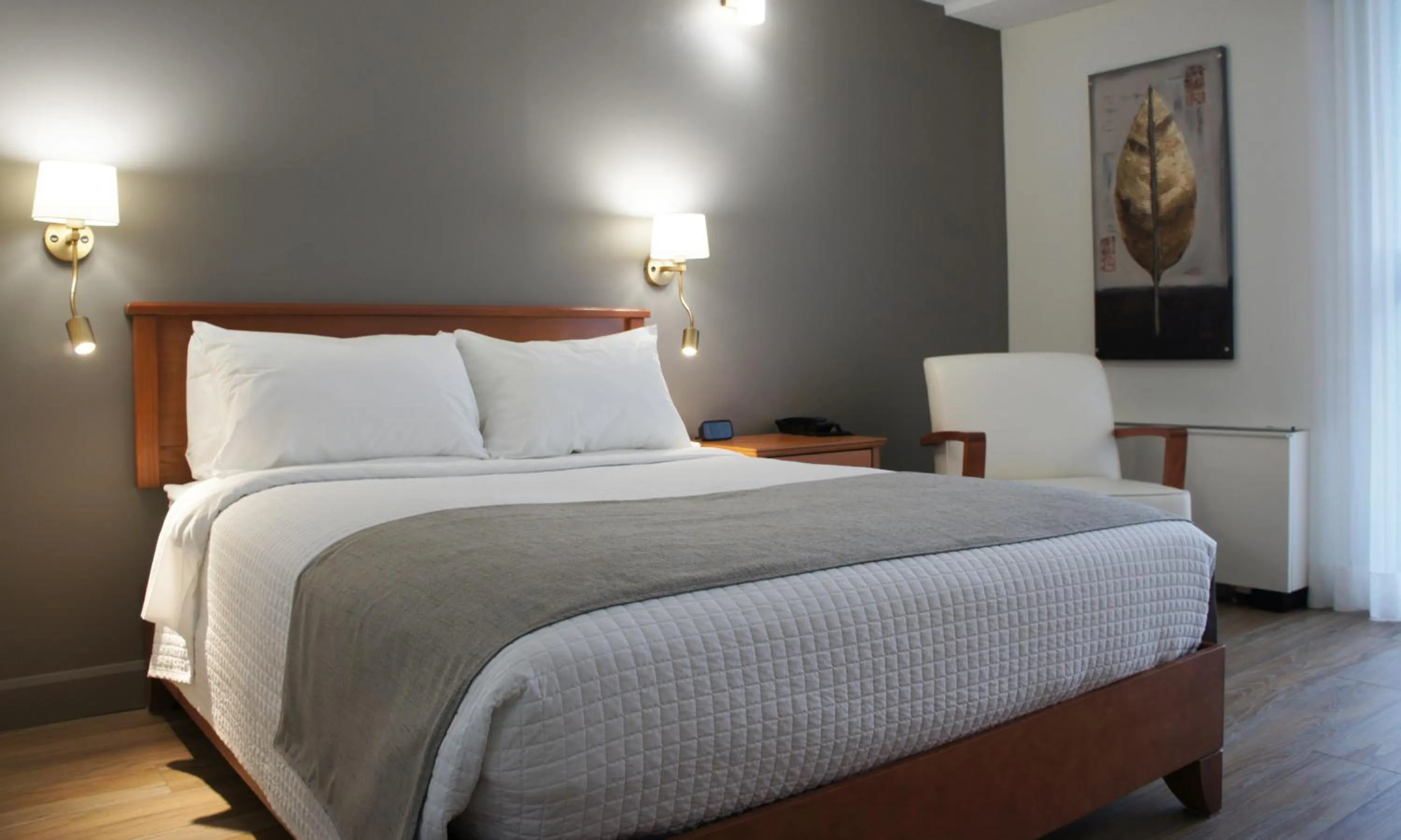 Photo of the whole room, Bed in Hôtel Castel