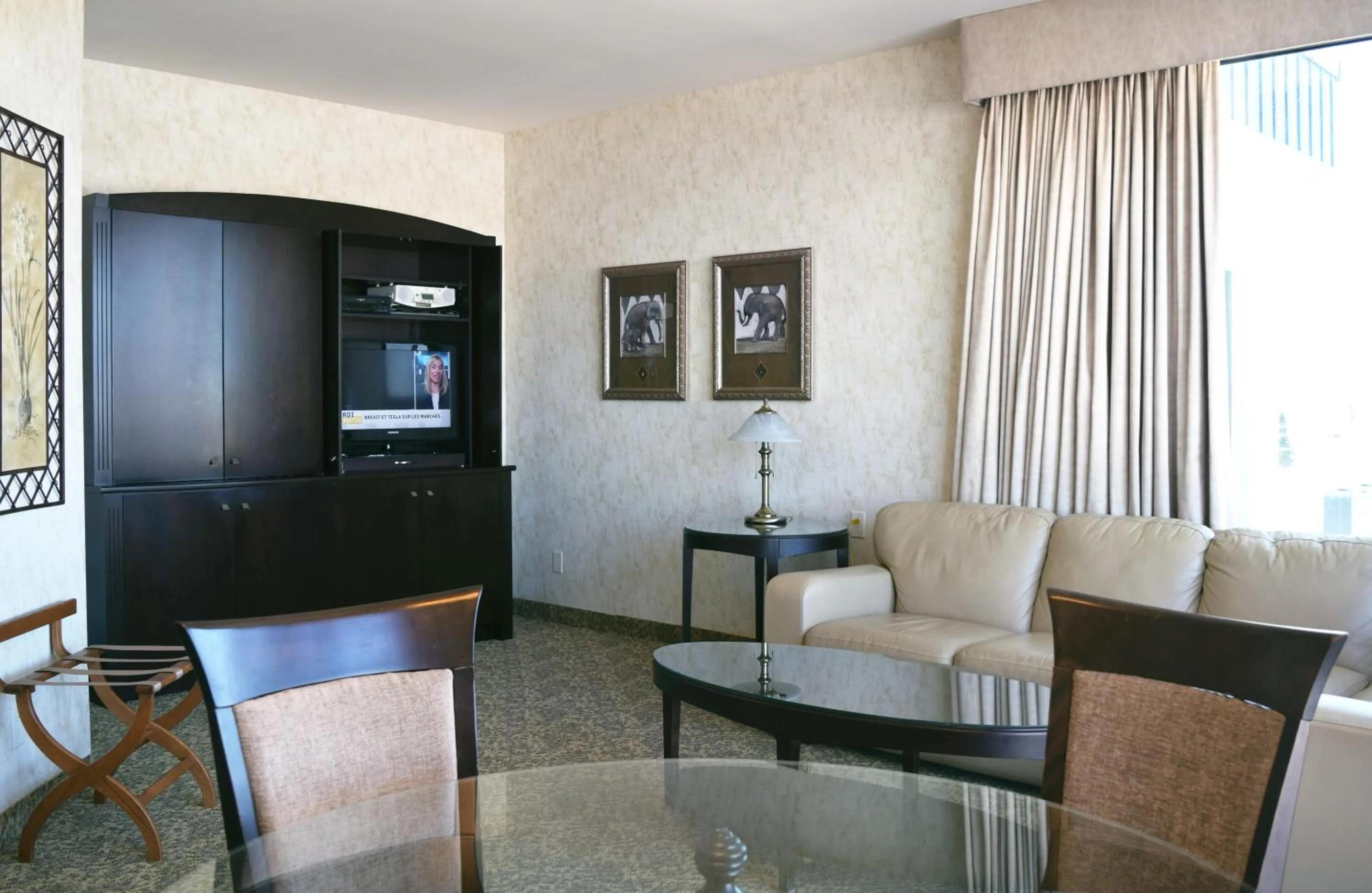 Seating area in Hôtel Castel