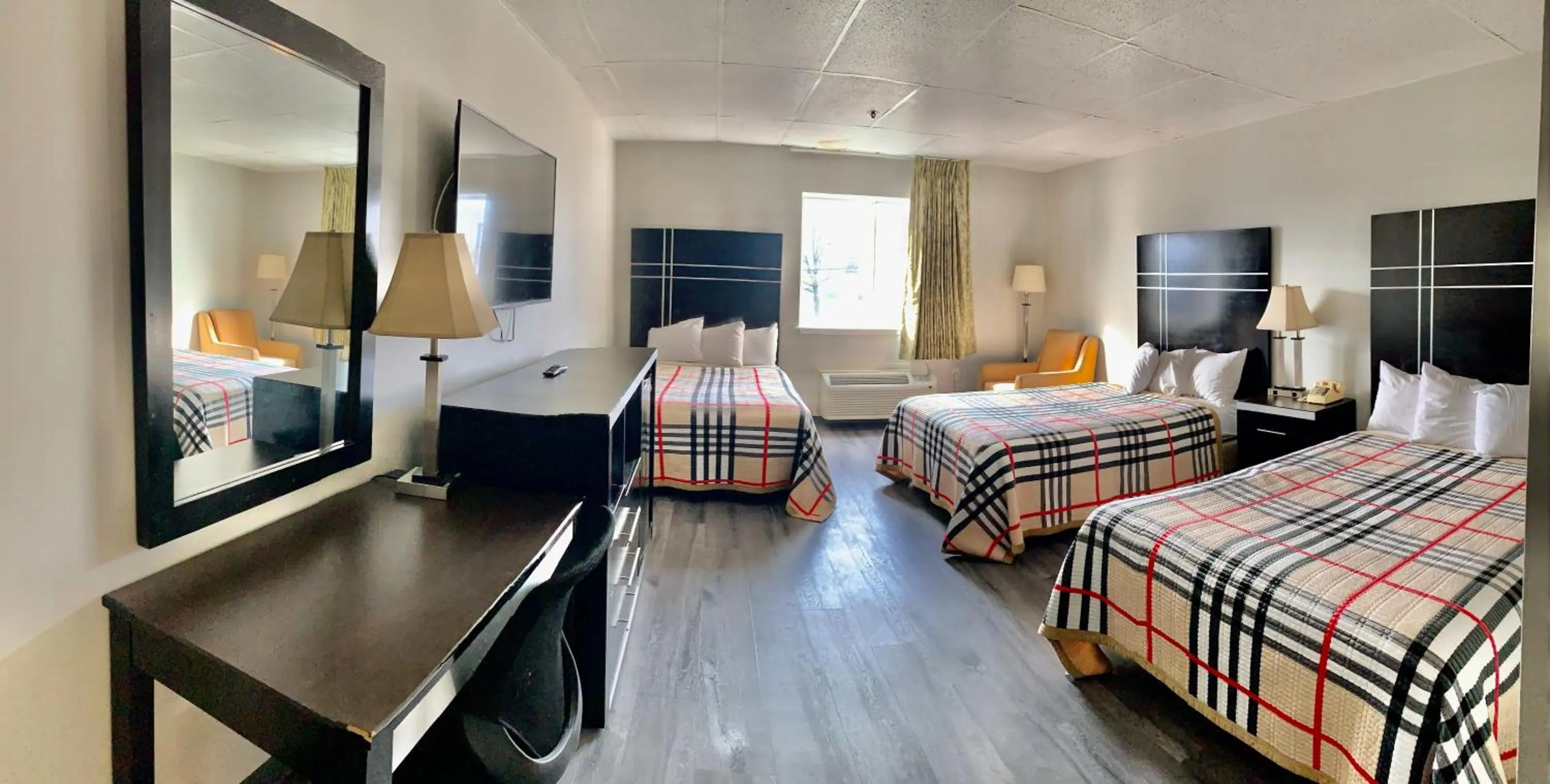 Bed in Tappan Zee Hotel