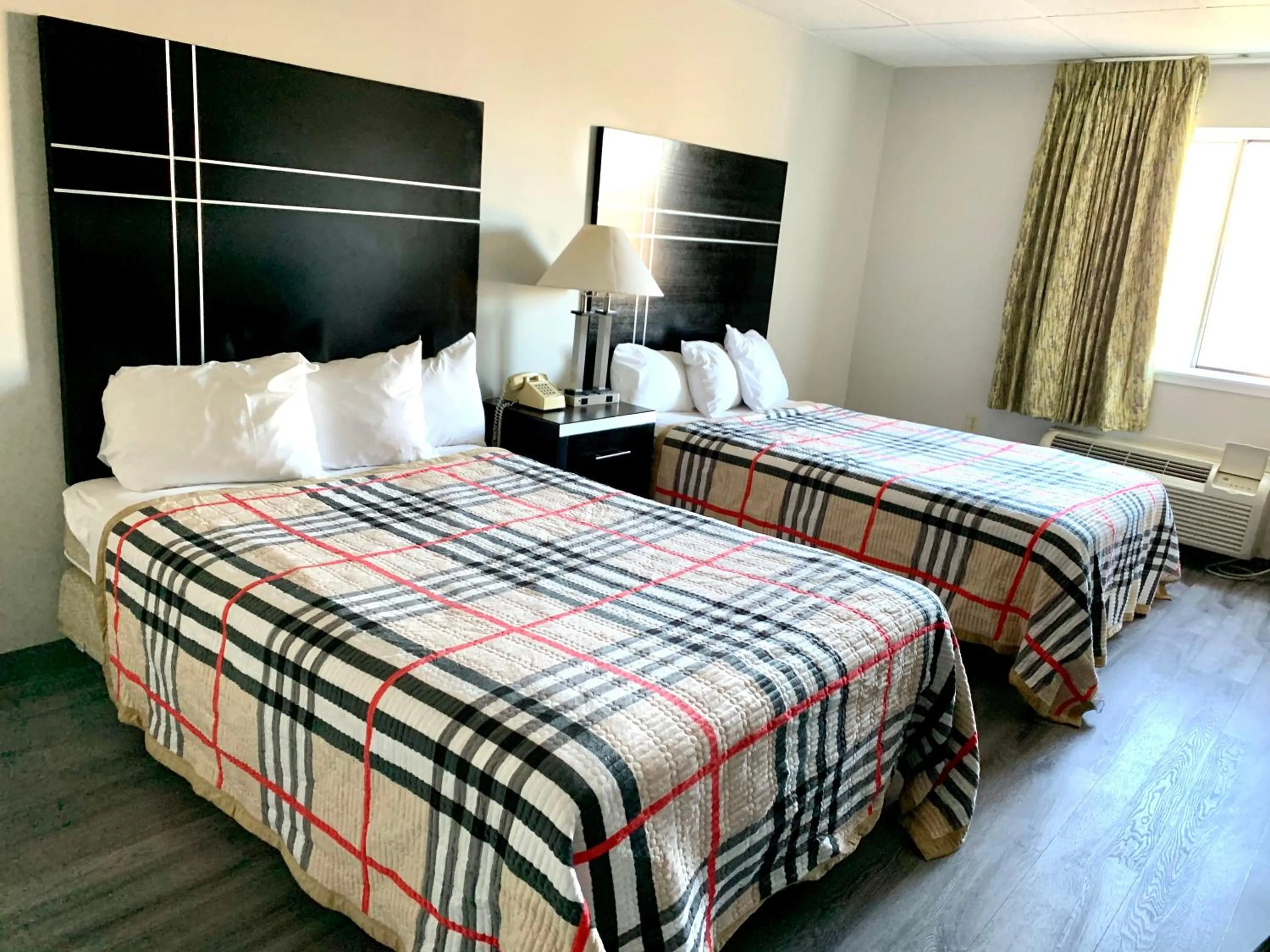 Bed in Tappan Zee Hotel