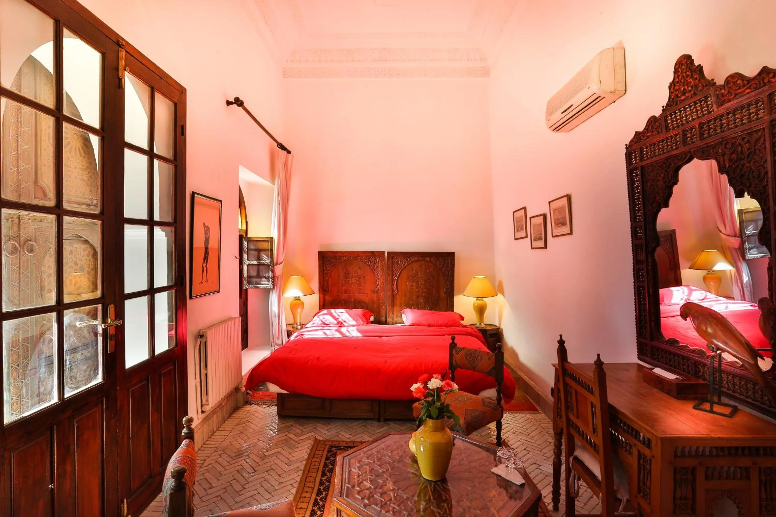 Photo of the whole room, Bed in Riad Dar El Assafir