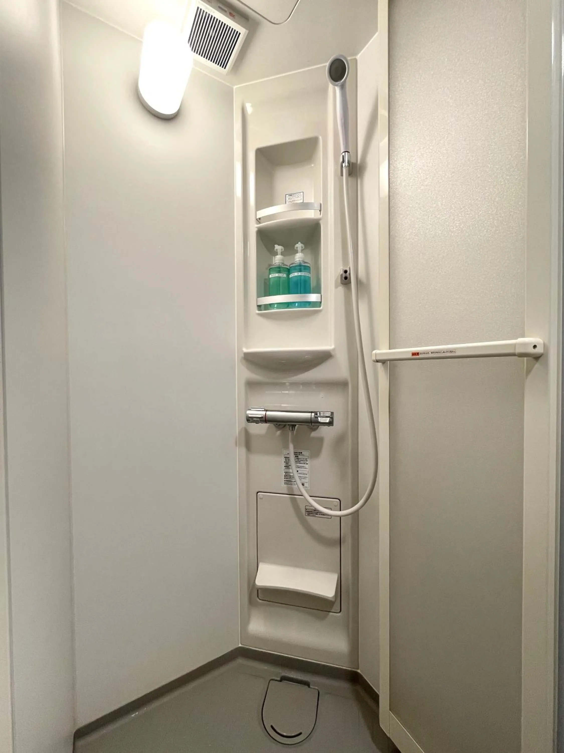 Shower in Nomad Hostel Classic