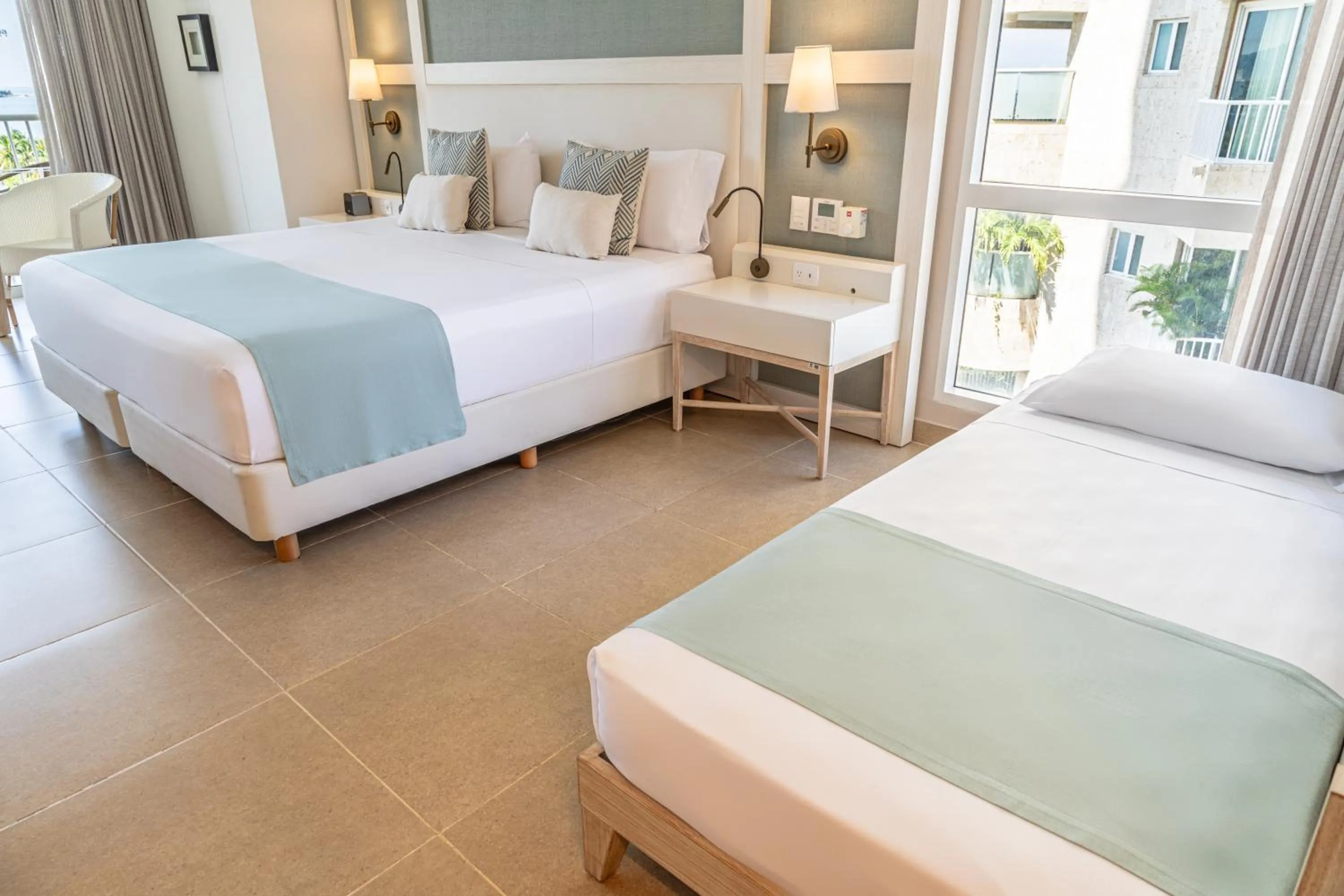 Bed in Hotel Irotama Lago