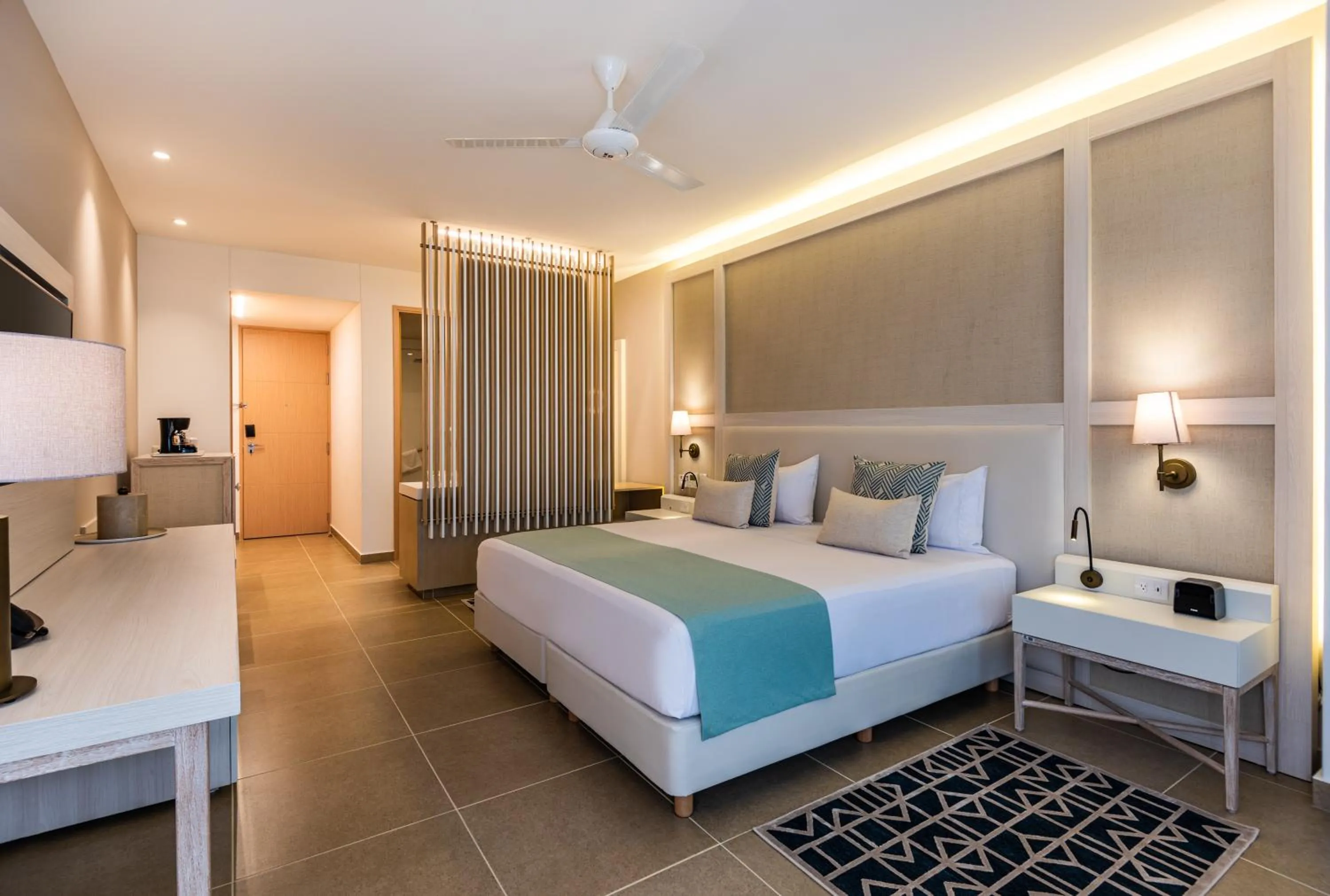 Photo of the whole room, Bed in Hotel Irotama Lago