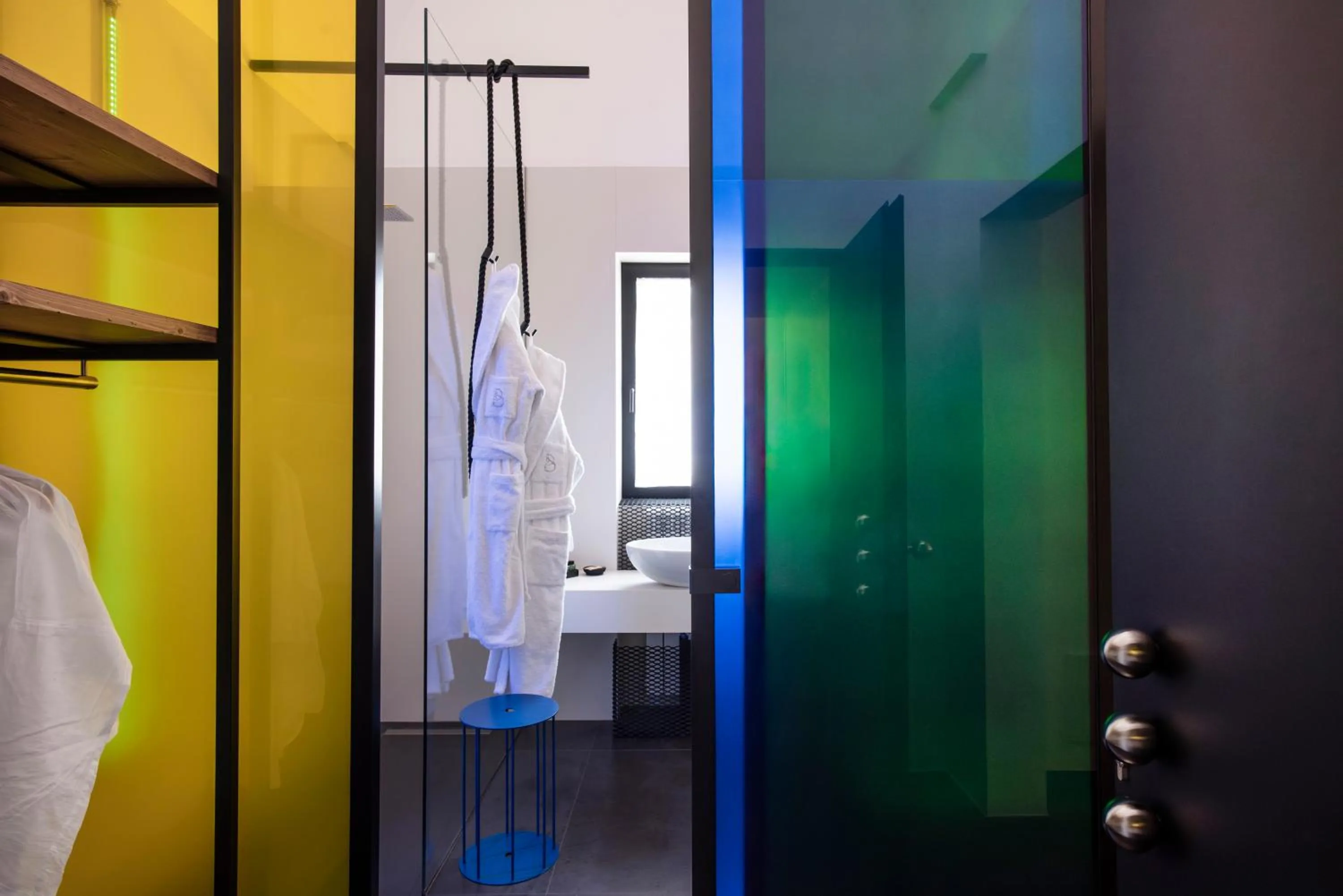 Shower in Palazzo Biancofiore, suites & rooftop Ostuni