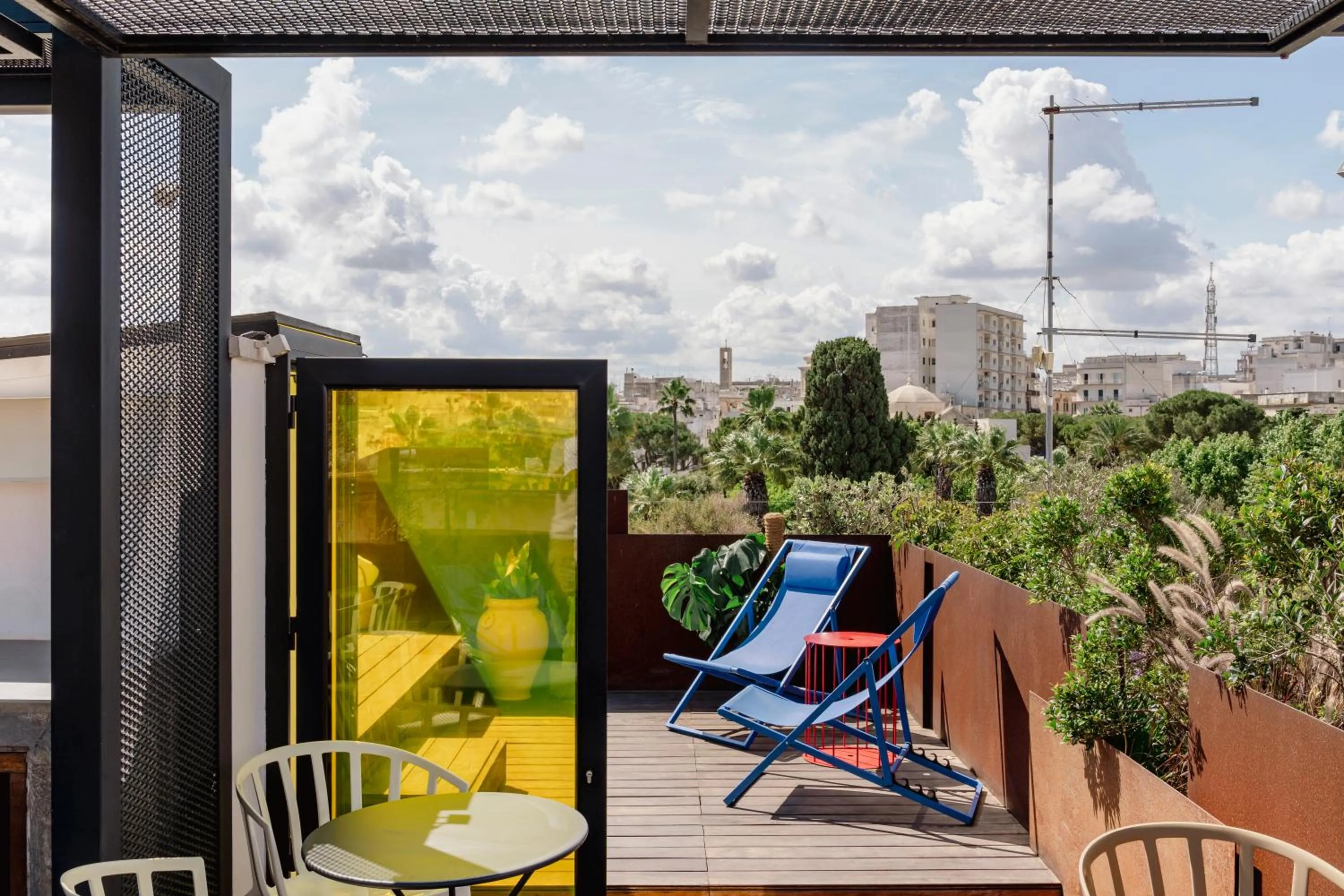 Garden in Palazzo Biancofiore, suites & rooftop Ostuni