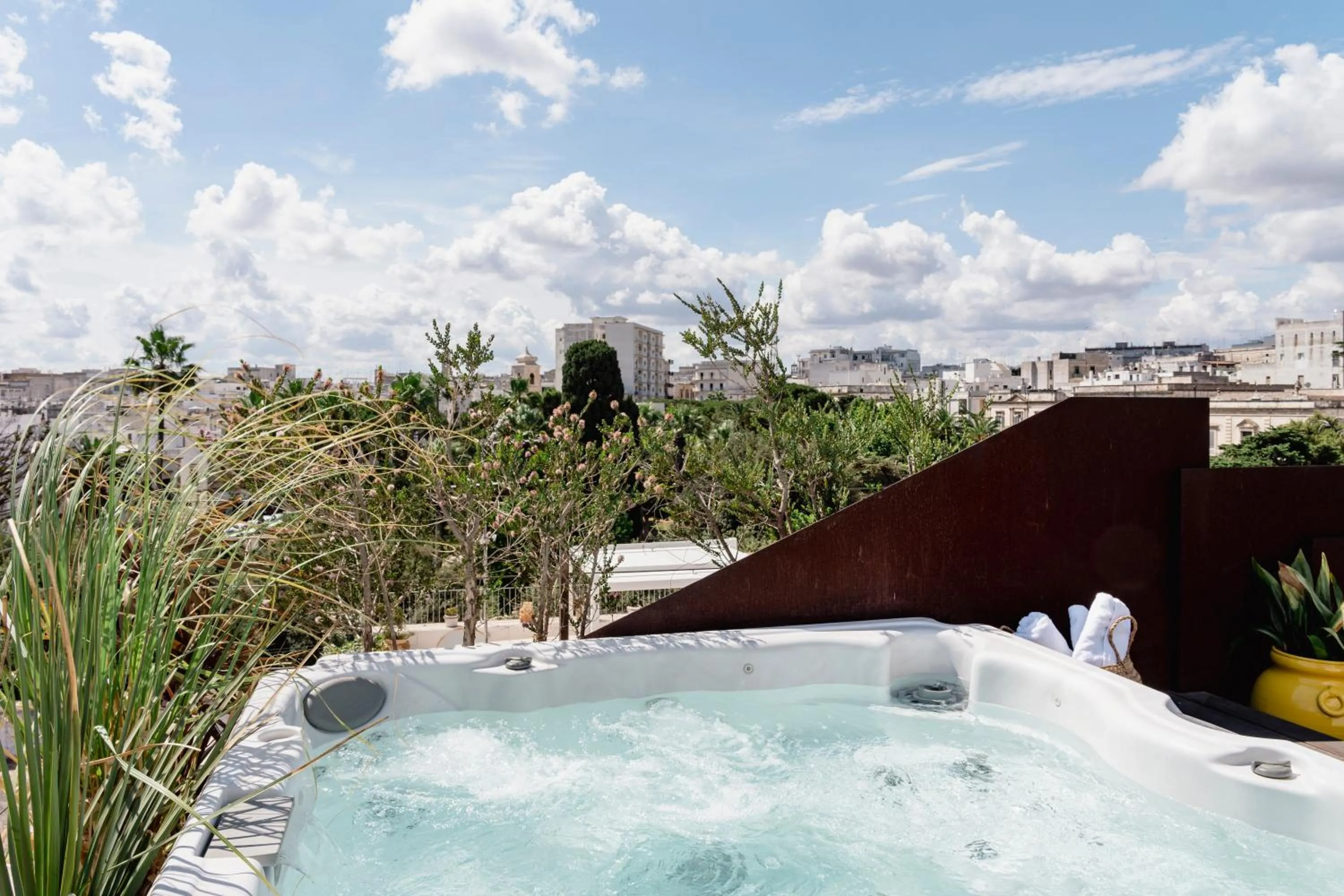 Hot Tub in Palazzo Biancofiore, suites & rooftop Ostuni