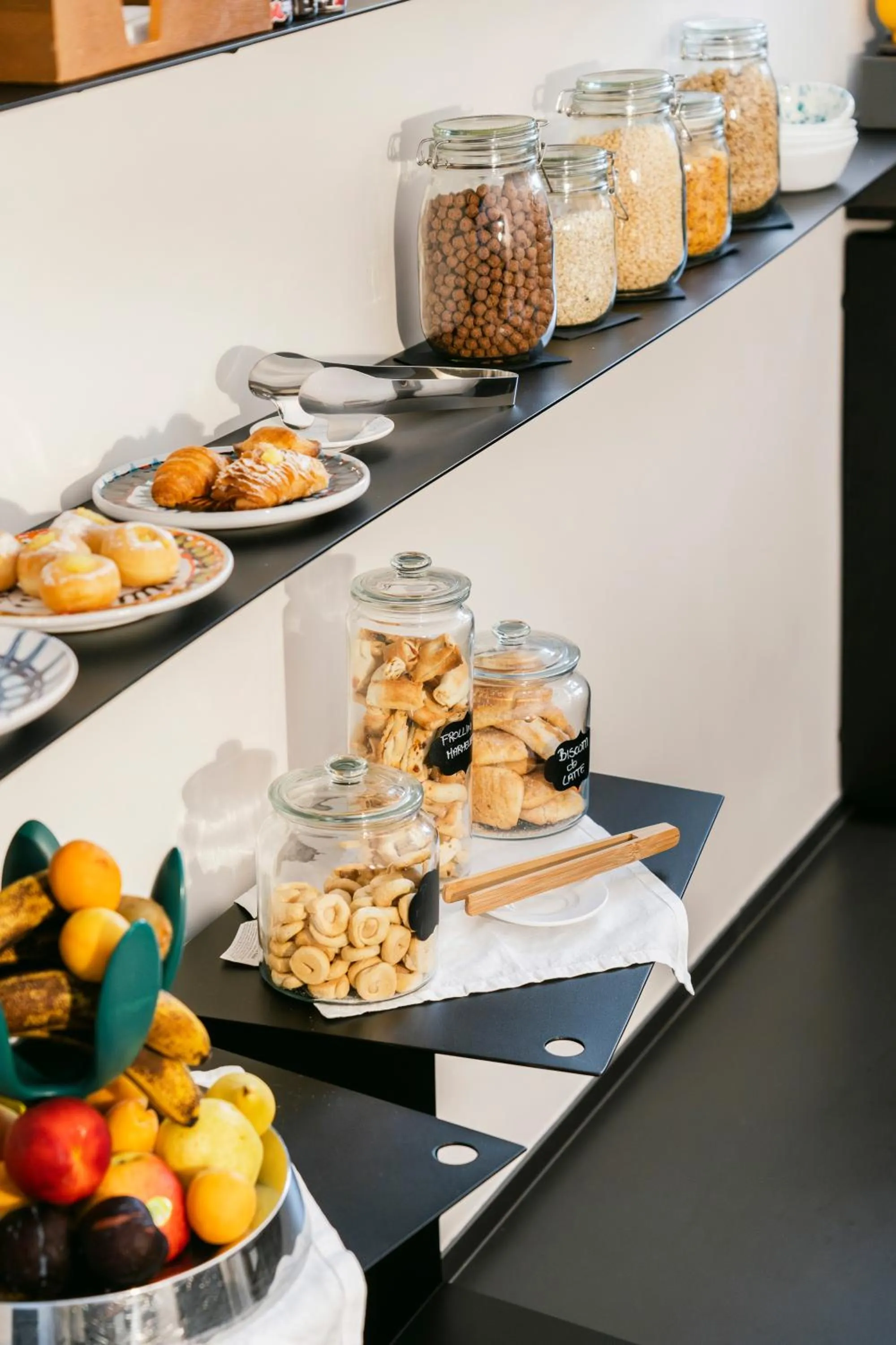 Buffet breakfast in Palazzo Biancofiore, suites & rooftop Ostuni