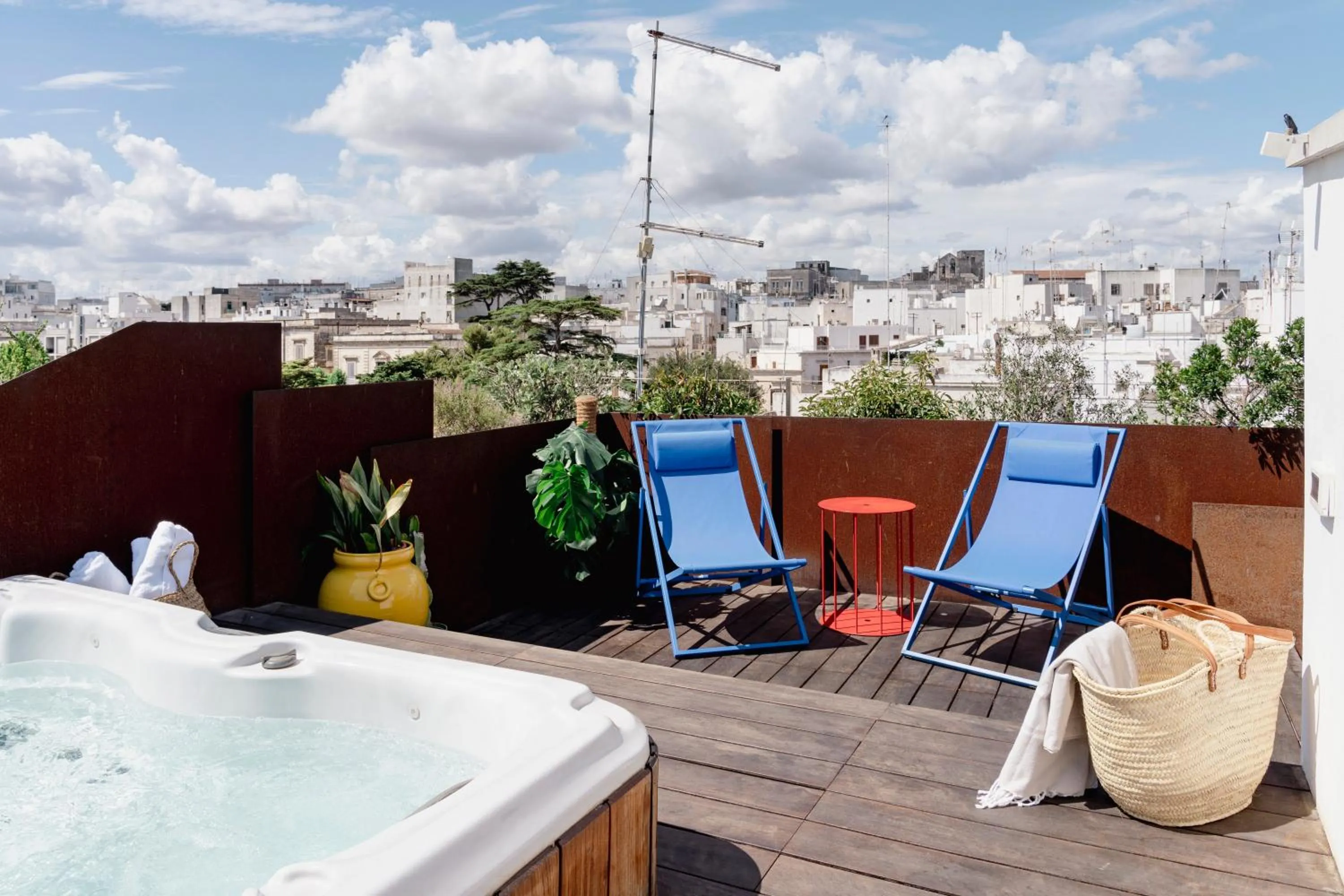 Hot Tub in Palazzo Biancofiore, suites & rooftop Ostuni