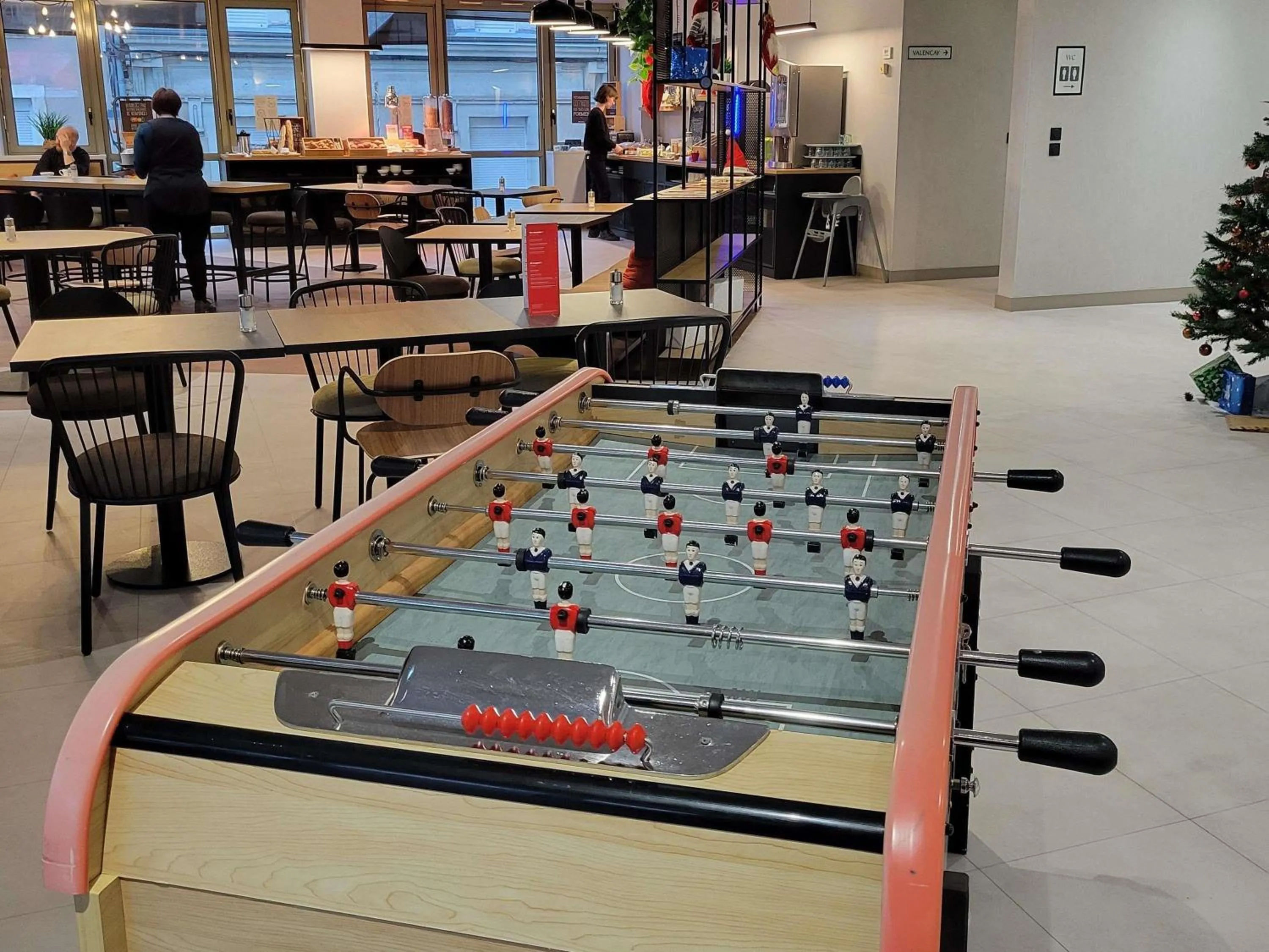 Lounge or bar in ibis Chateauroux