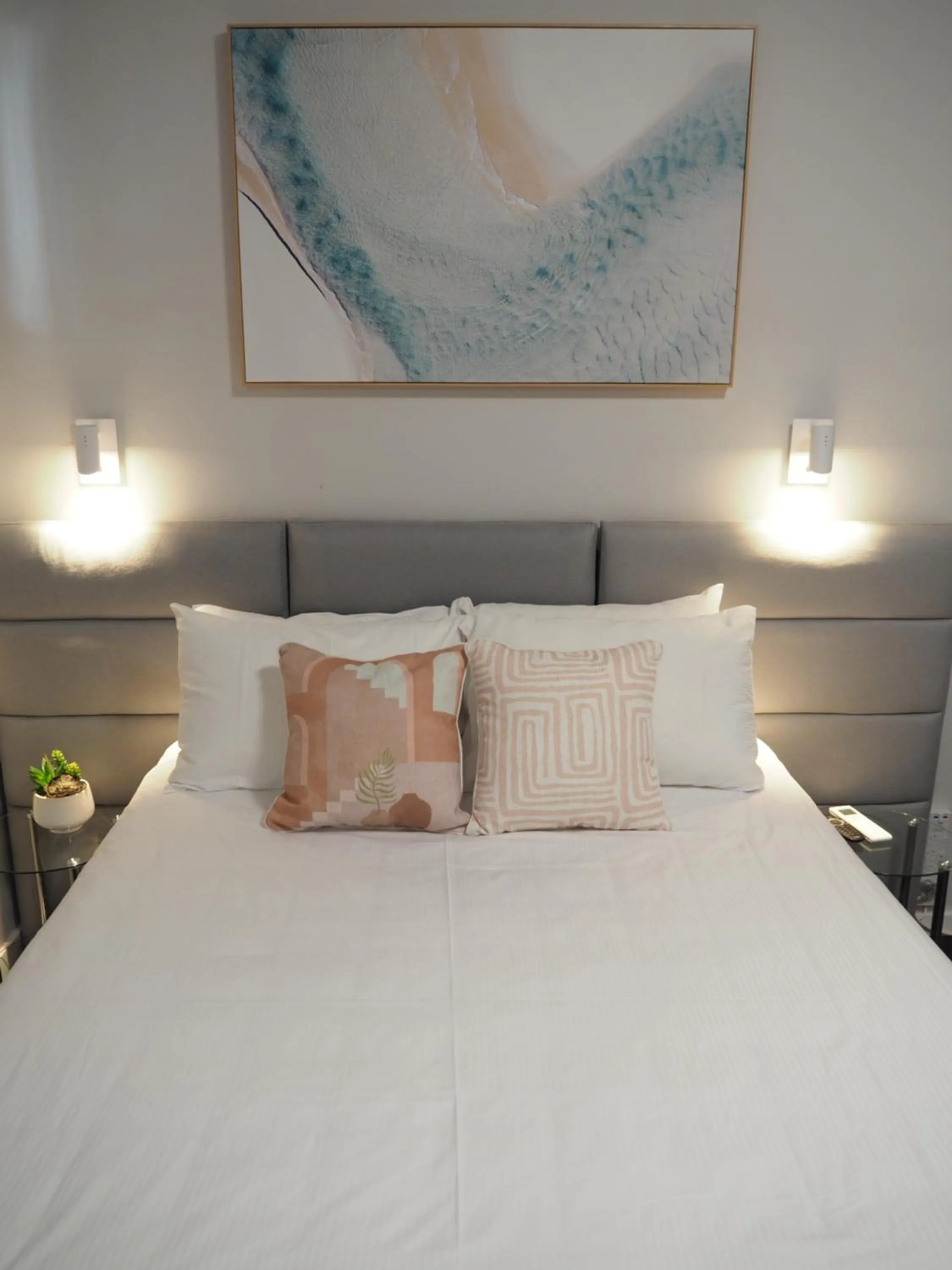 Bed in The Esplanade Motel