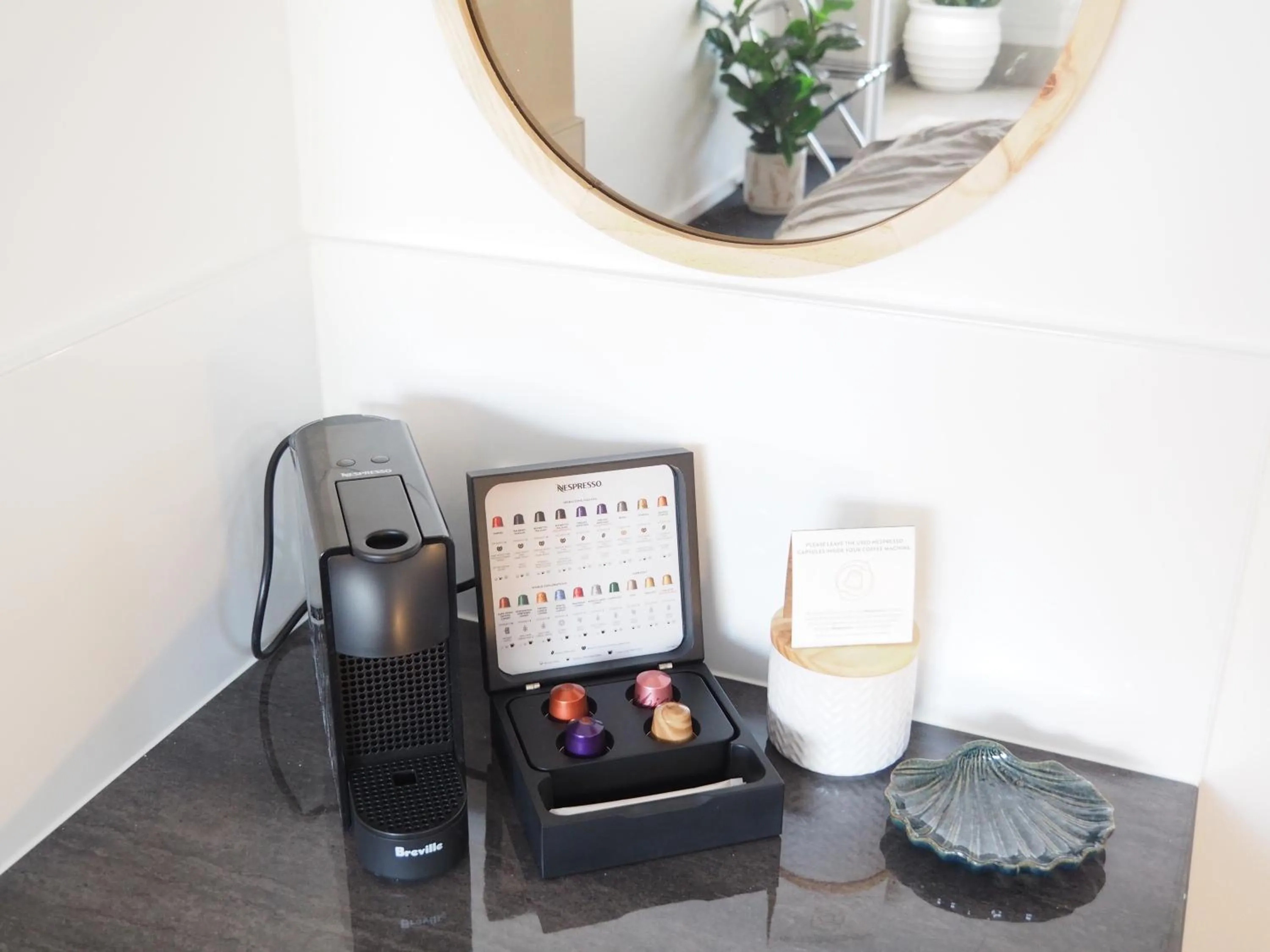 Coffee/tea facilities in The Esplanade Motel