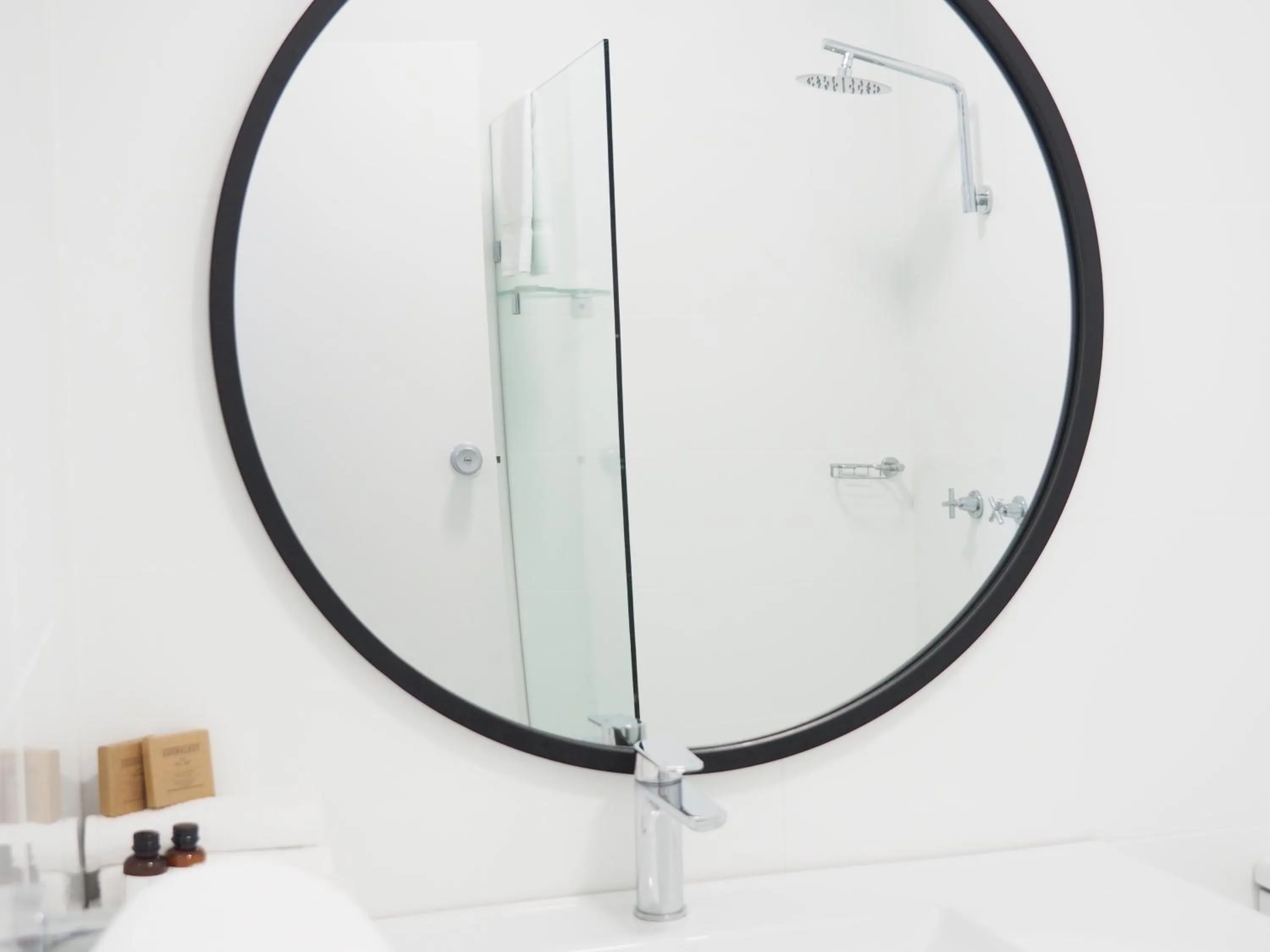 Bathroom in The Esplanade Motel