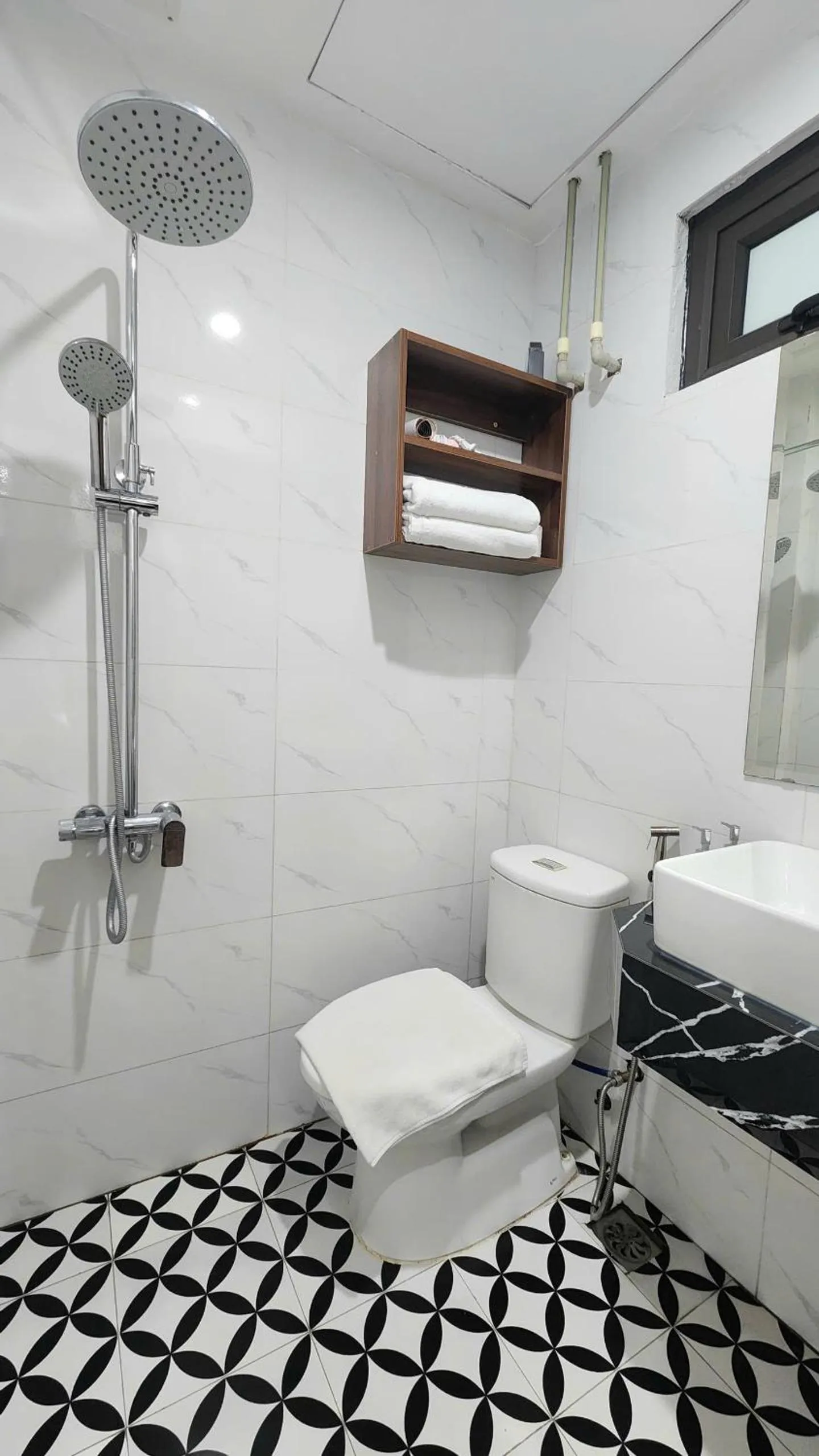 Toilet in The Ambery Hanoi Boutique Hotel & Travel