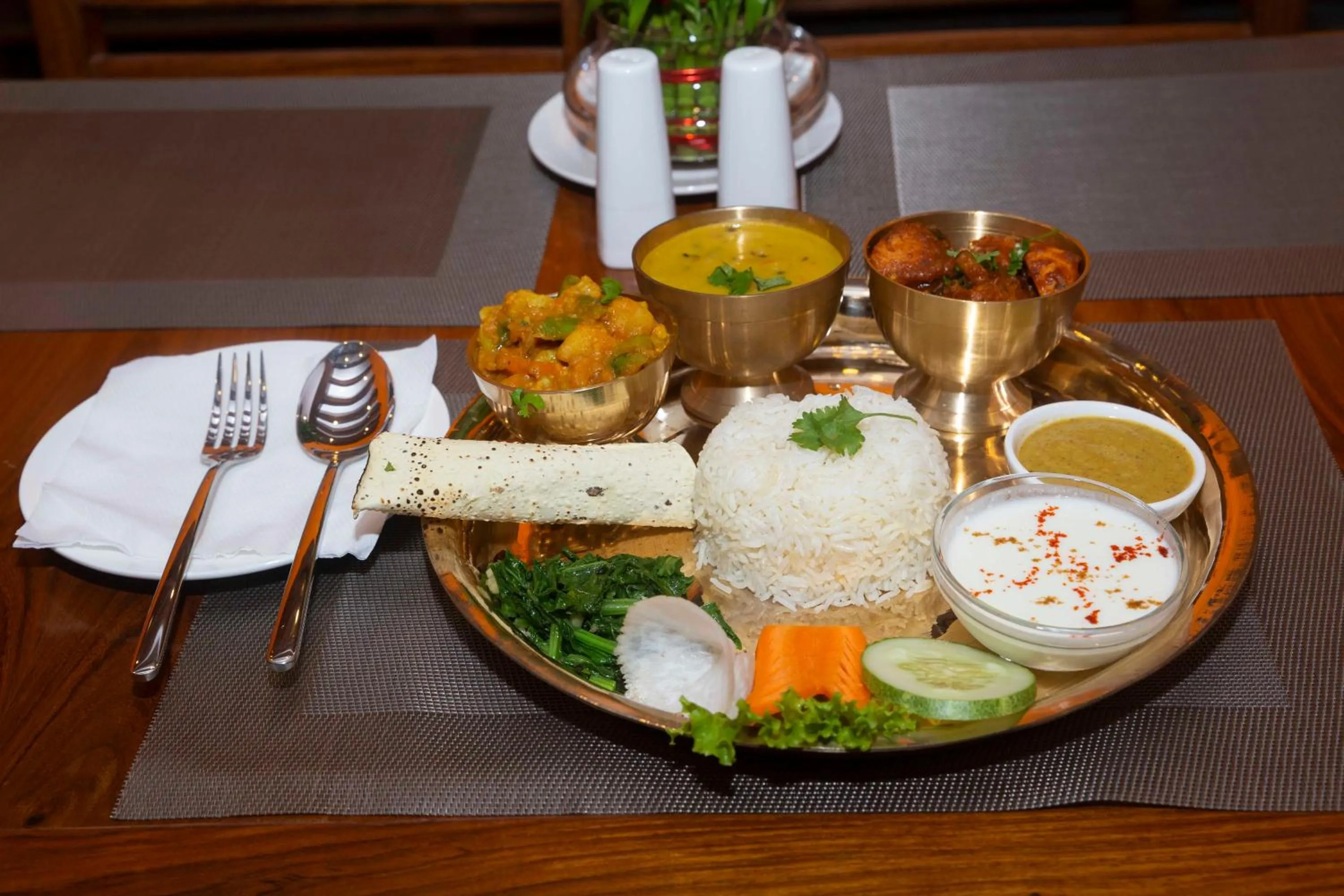 Food and drinks in Hotel Lake Star