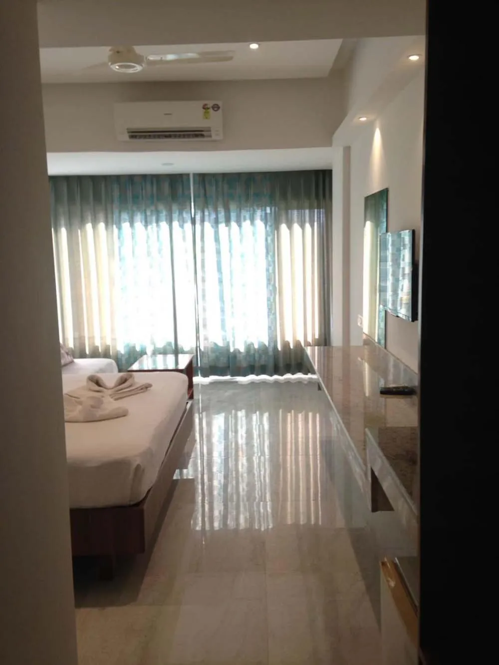 Bed in Lake View Resort Lonavala