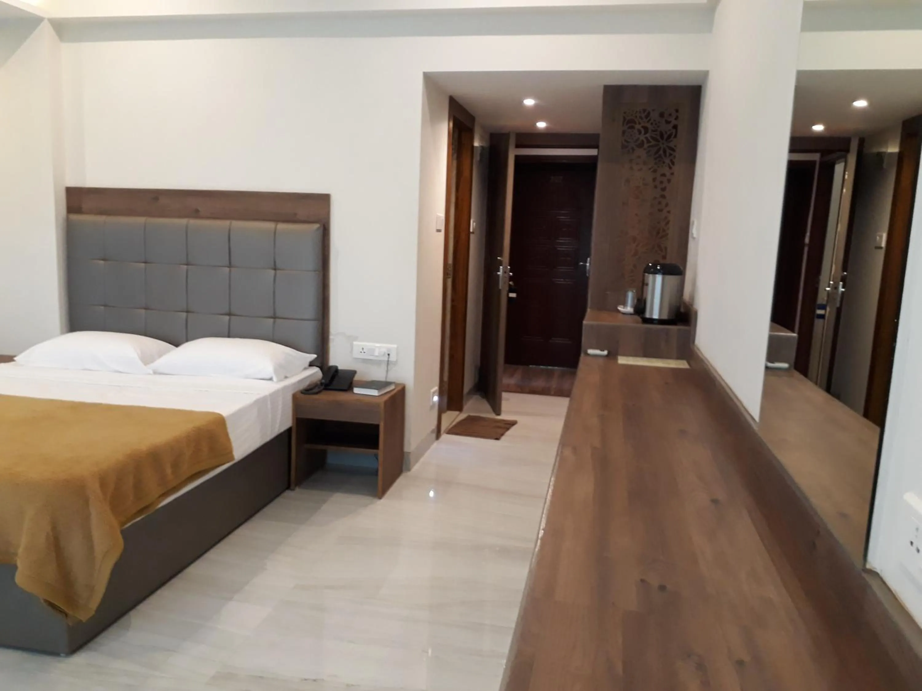 Bed in Lake View Resort Lonavala