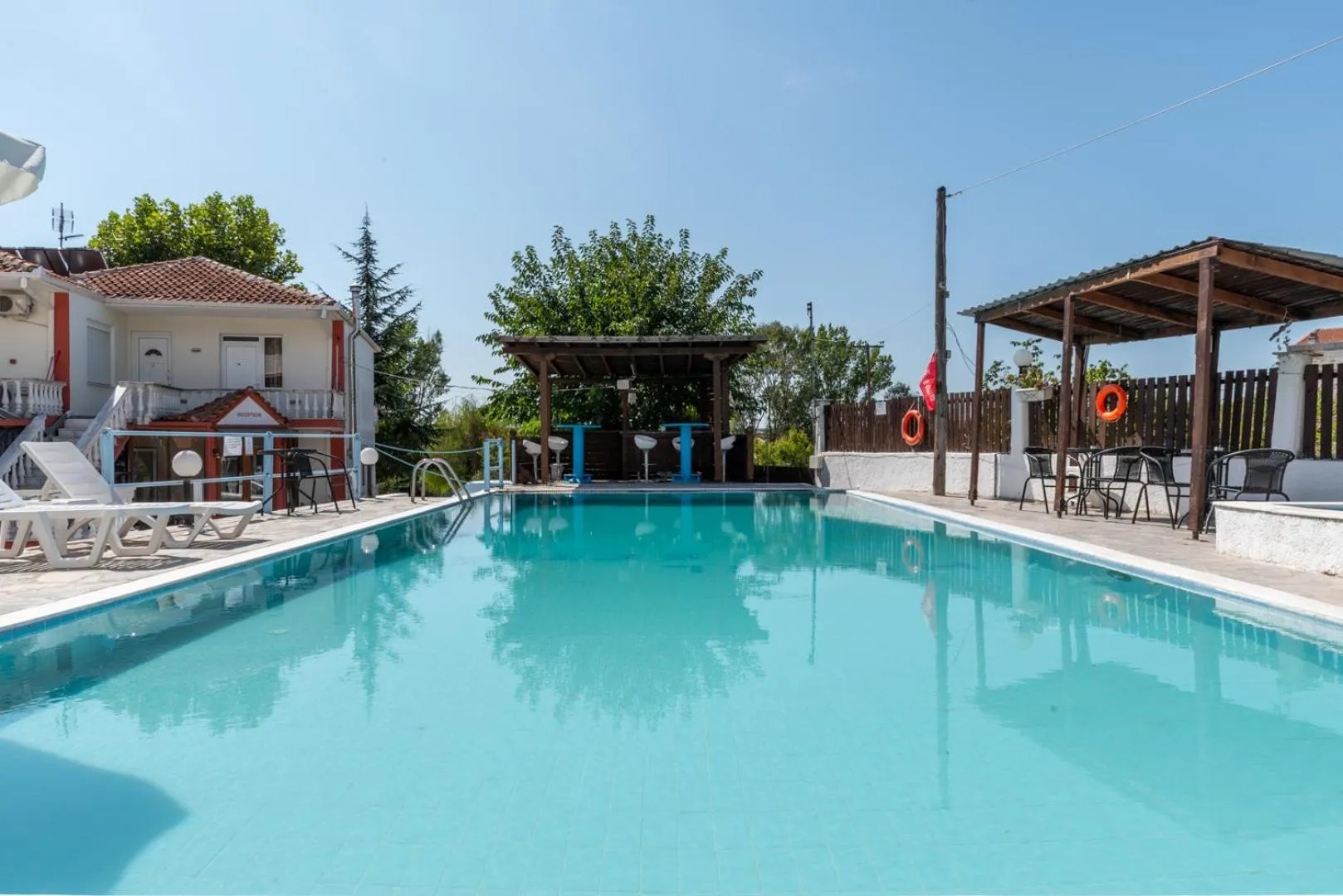 Swimming pool in Estia
