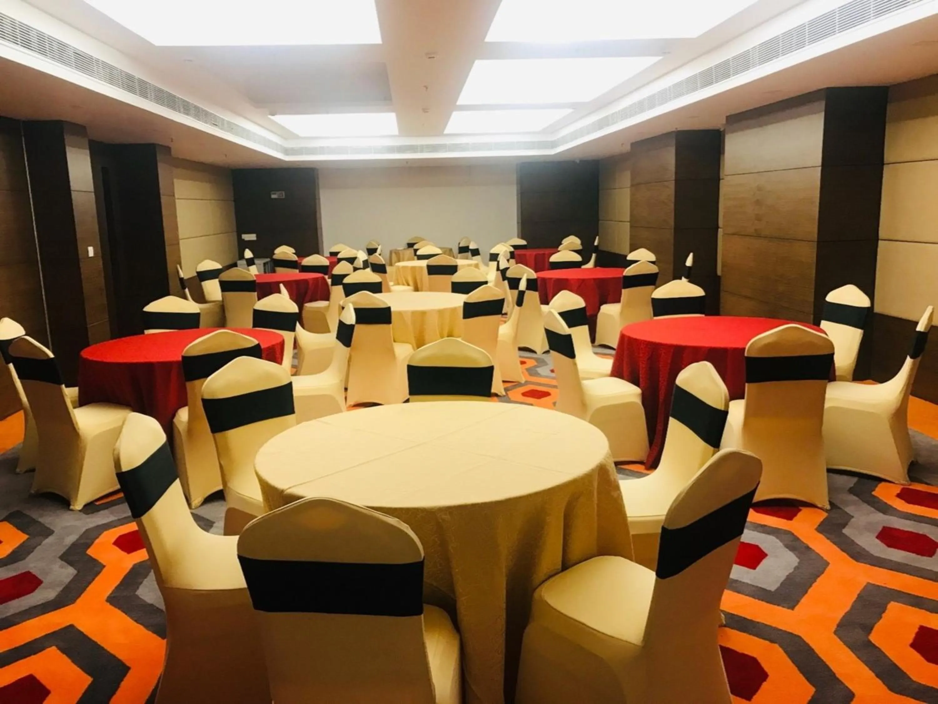 Banquet/Function facilities in Golden Tulip City Centre Gurgaon