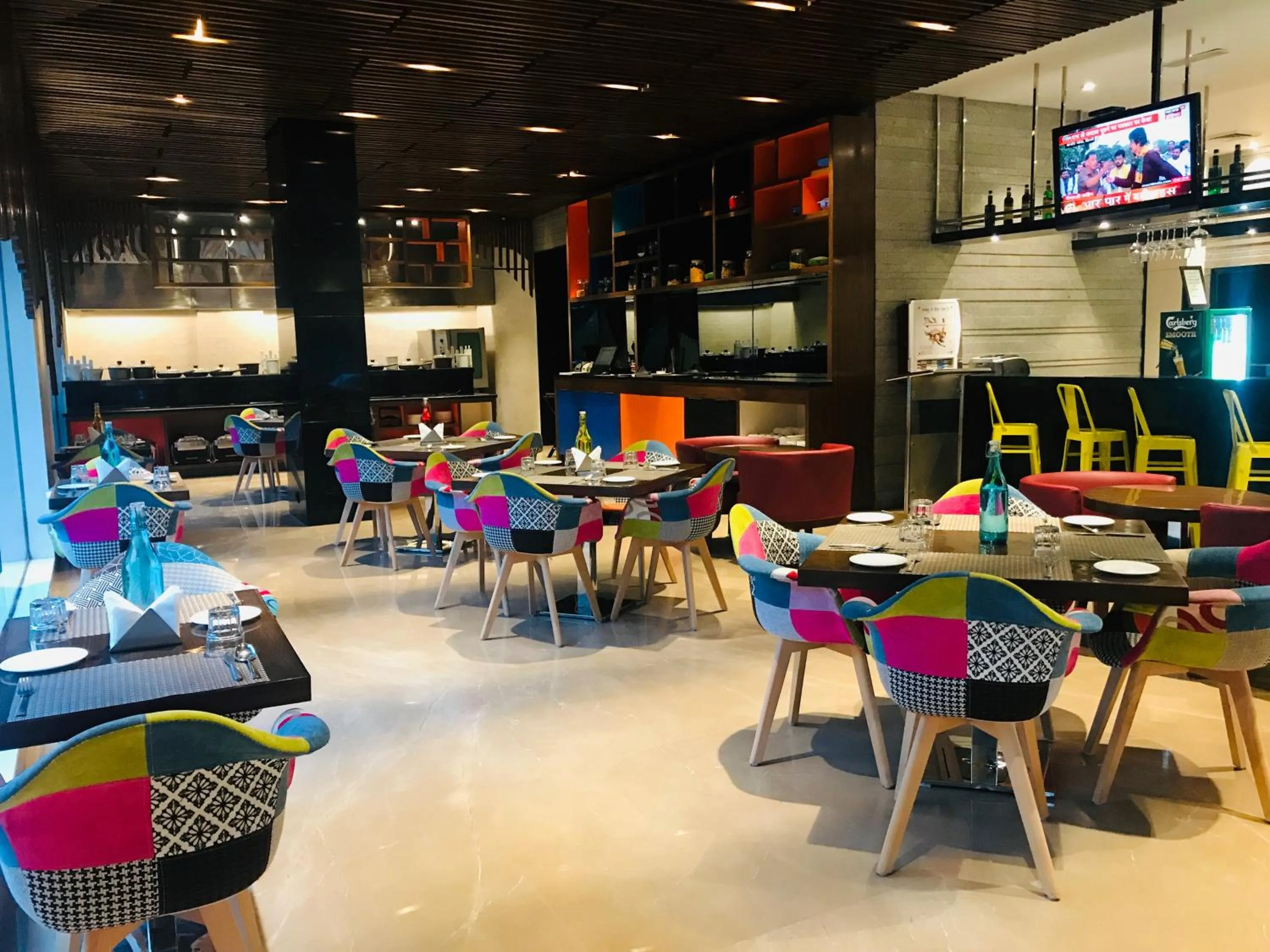 Restaurant/places to eat in Golden Tulip City Centre Gurgaon
