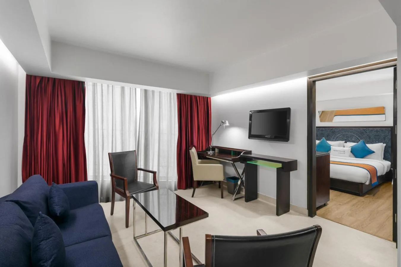 TV and multimedia, Bed in Golden Tulip City Centre Gurgaon