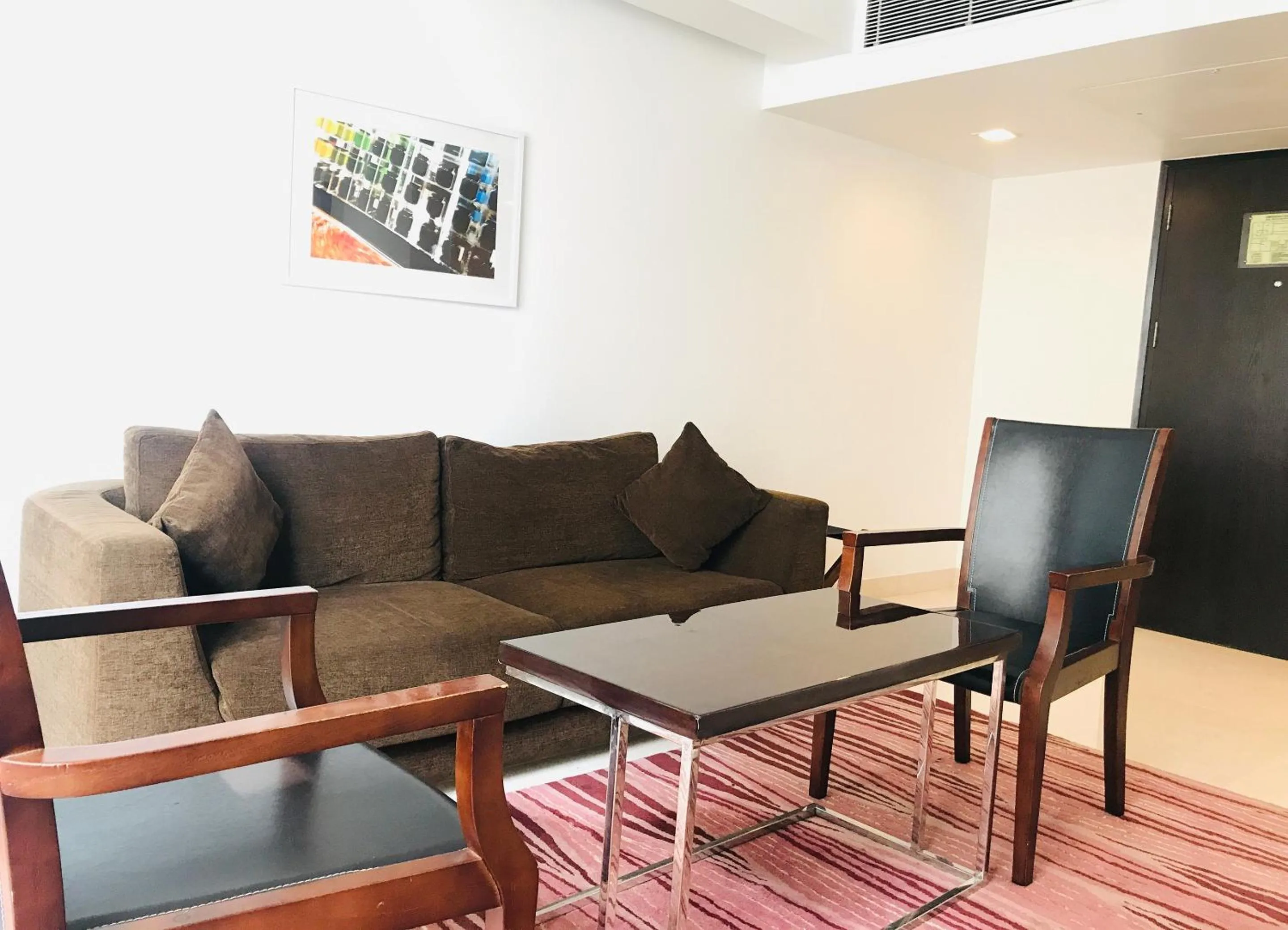 Living room in Golden Tulip City Centre Gurgaon