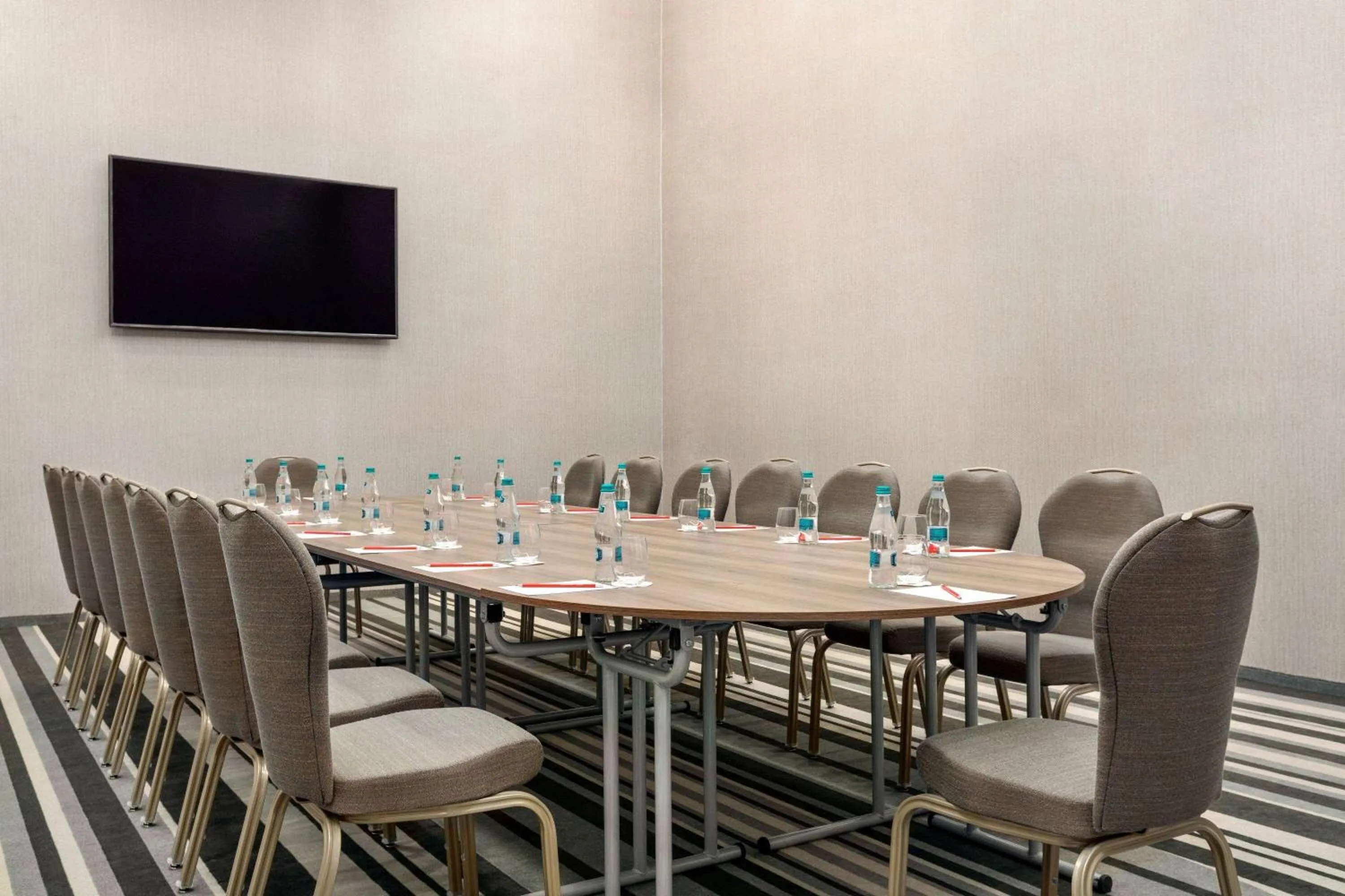 Meeting/conference room in Ramada by Wyndham Ramnicu Valcea