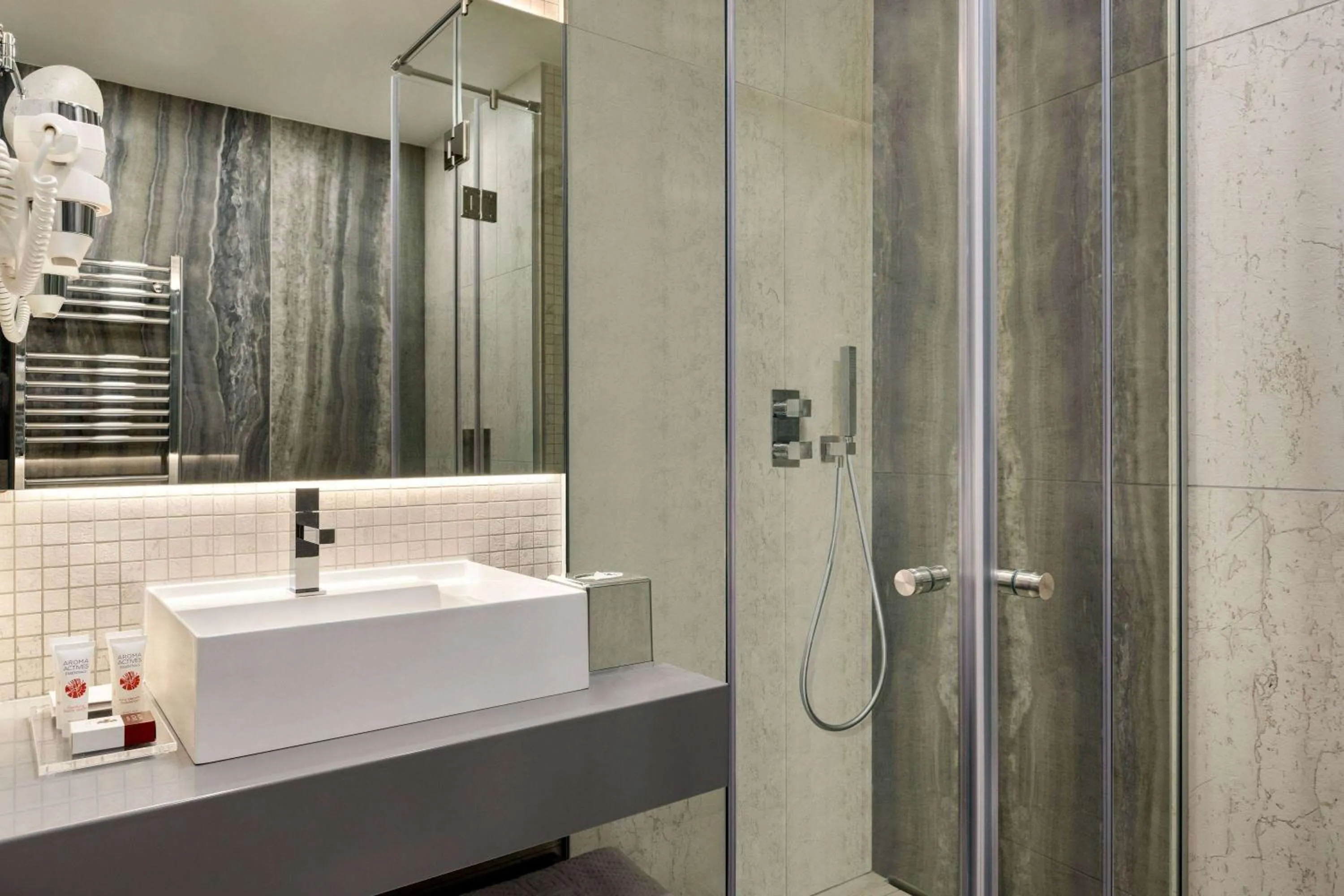 TV and multimedia in Ramada by Wyndham Ramnicu Valcea