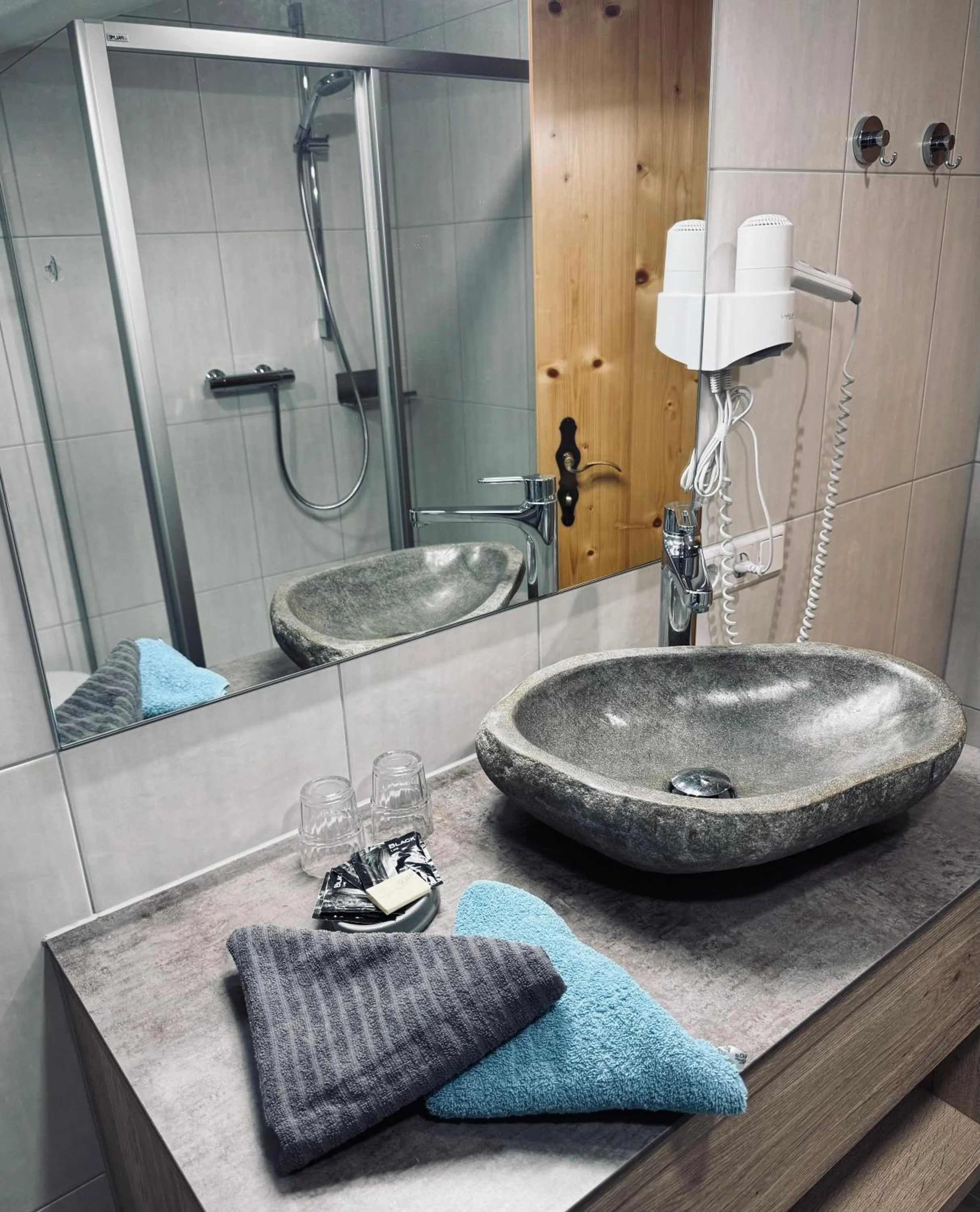 Shower in Haus Felsneck