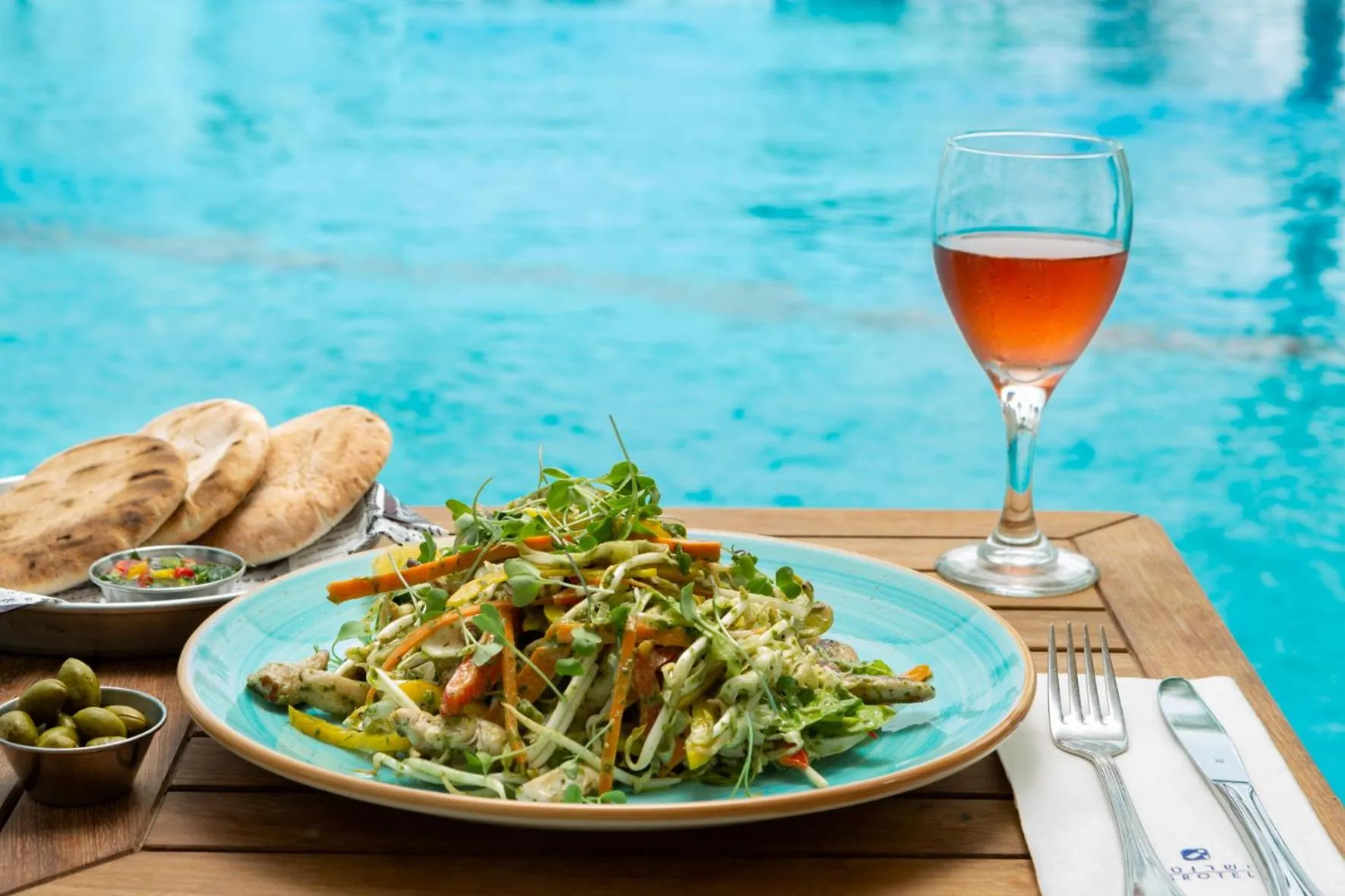 Food and drinks in Nevo by Isrotel Collection