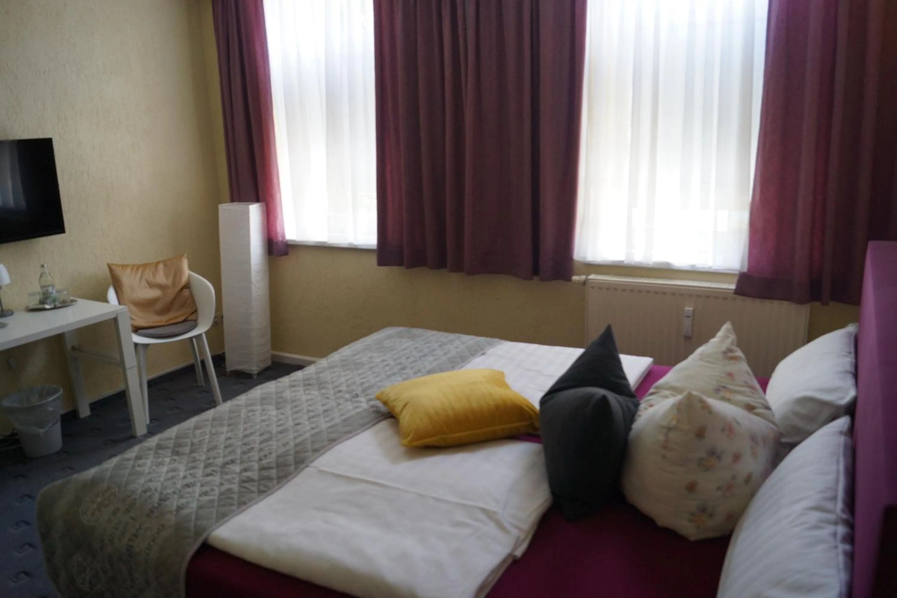 Bed in Pension Triebischtal