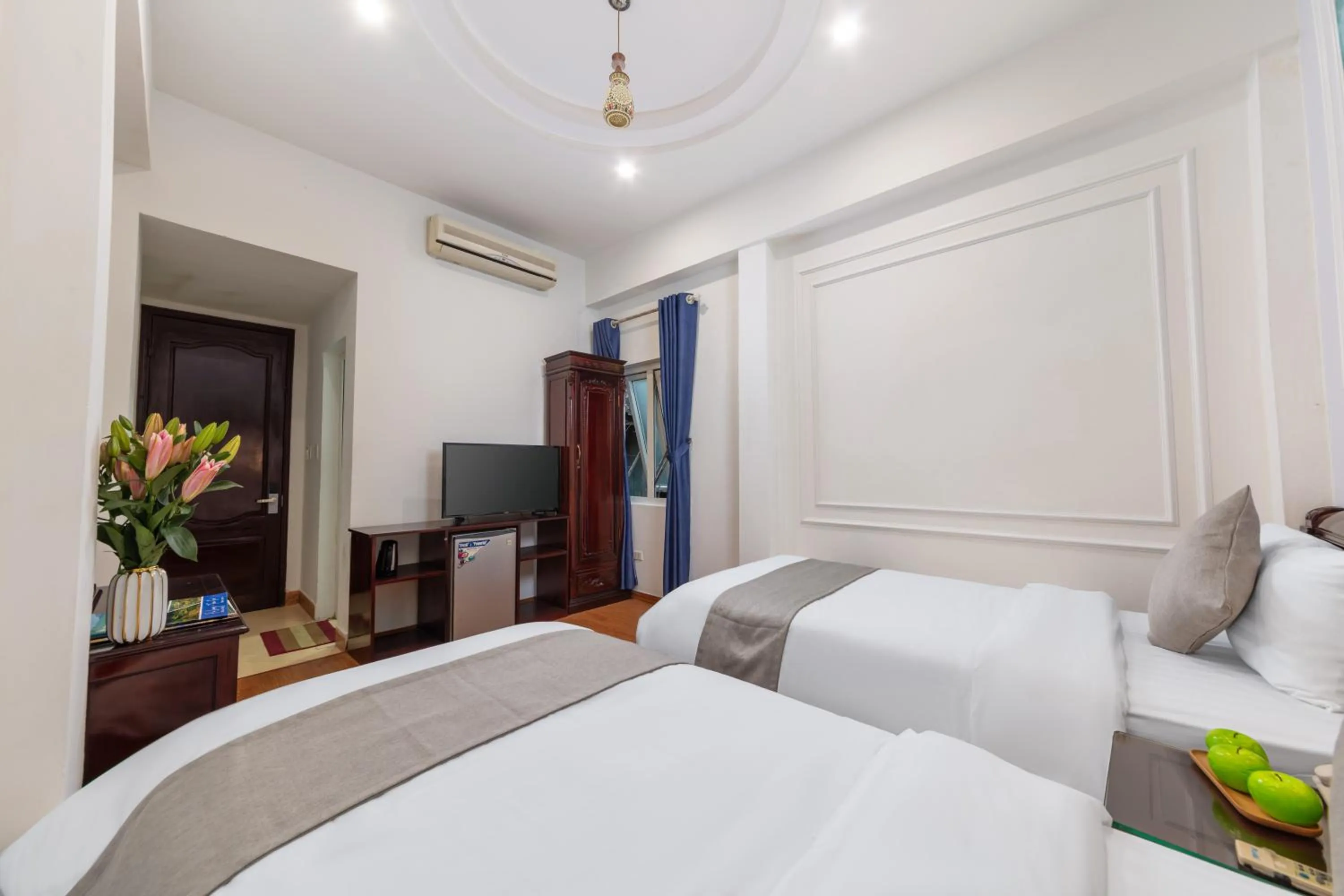 Bed in La Lisa Hotel