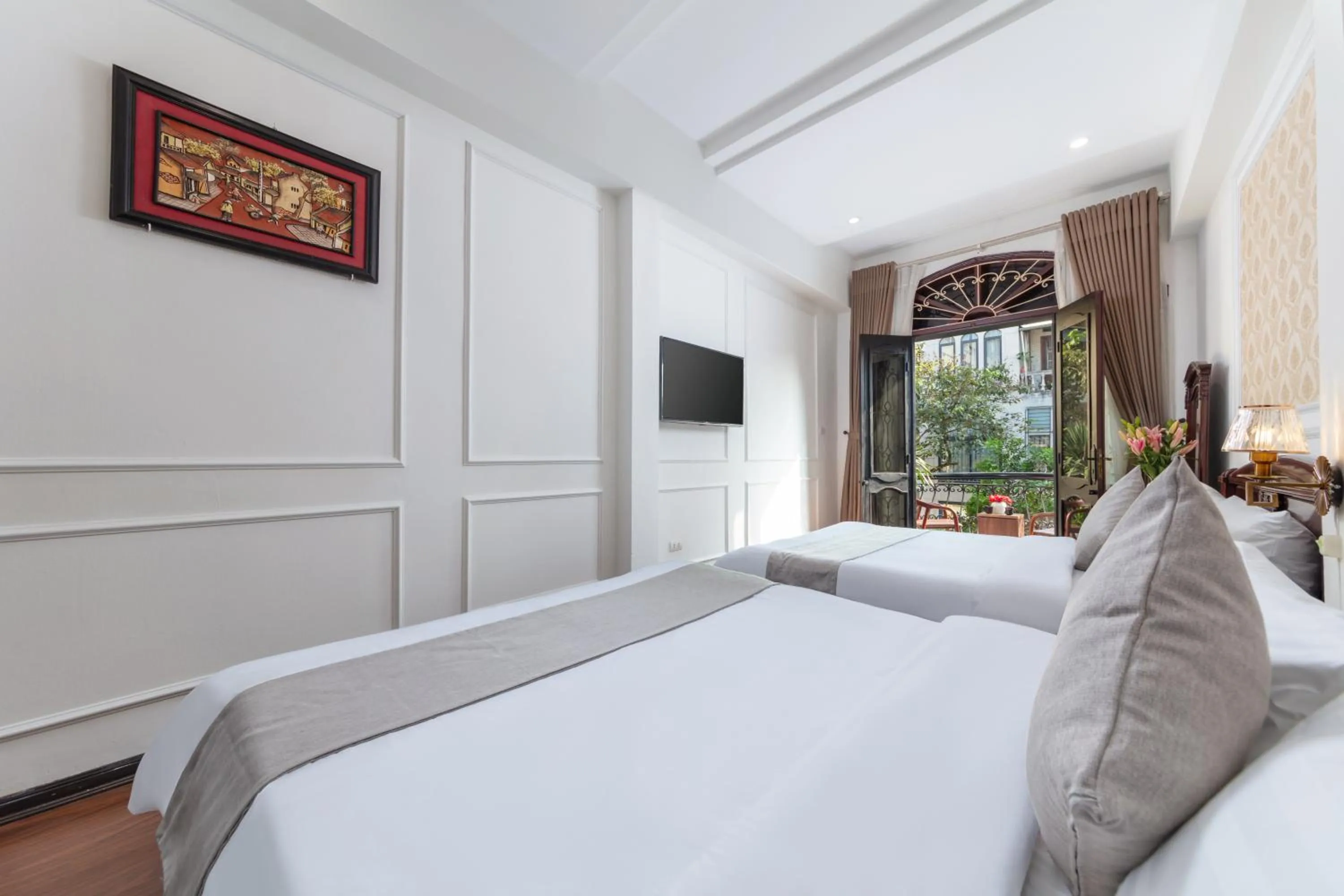 View (from property/room), Bed in La Lisa Hotel