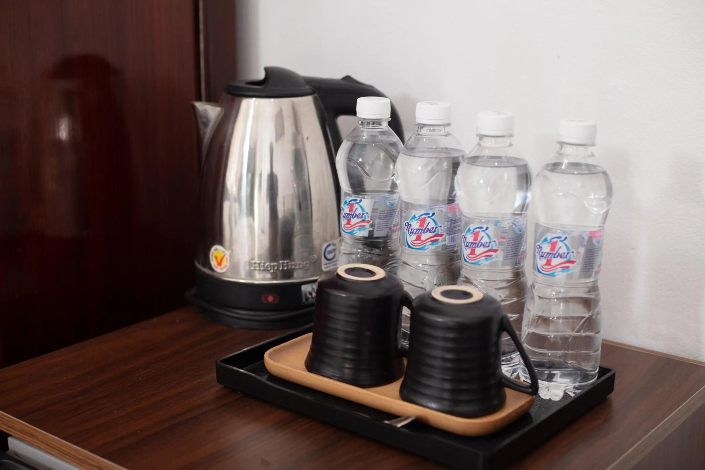 Coffee/tea facilities in La Lisa Hotel