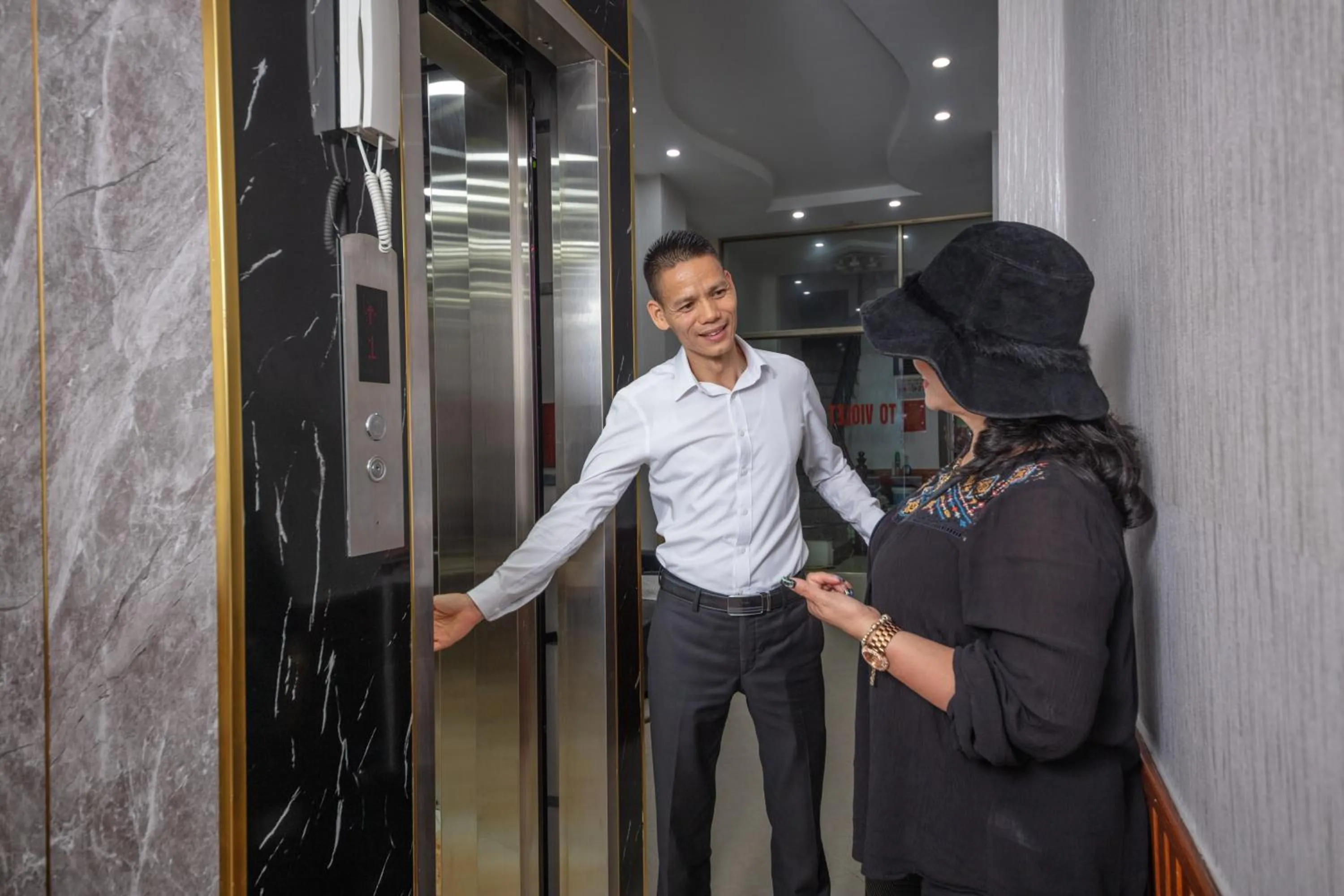 elevator in La Lisa Hotel