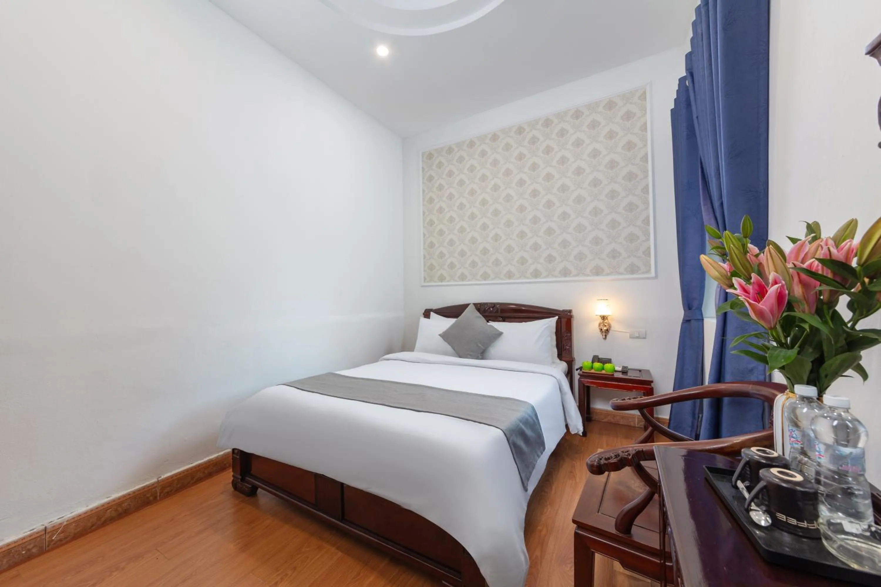 Bed in La Lisa Hotel